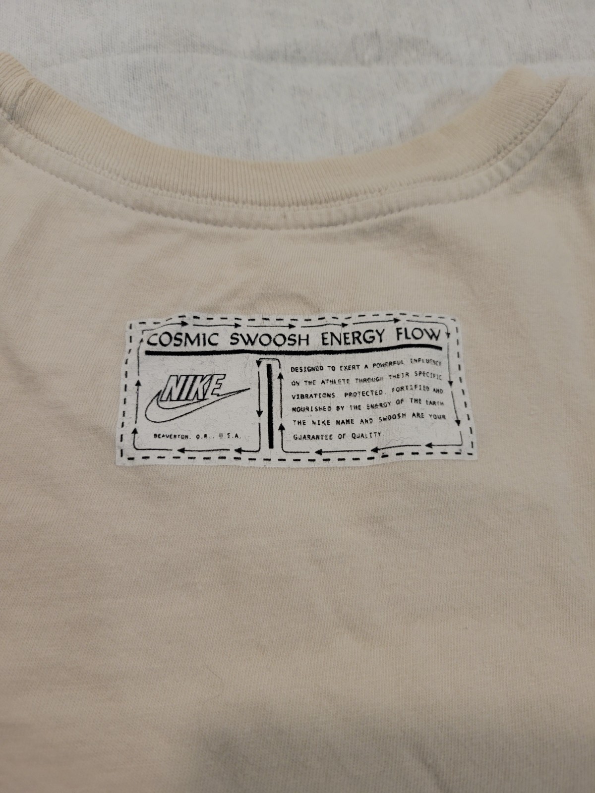 NIKE Energy Flow Gems T-Shirt sz Small Light Bone gallery