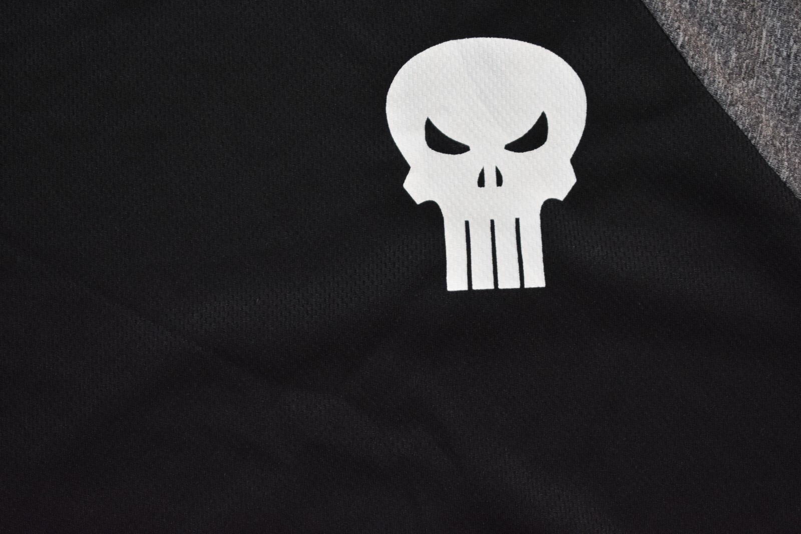 Marvel Mens The Punisher Athletic Poly Black Shirt NWT S (34/36) gallery