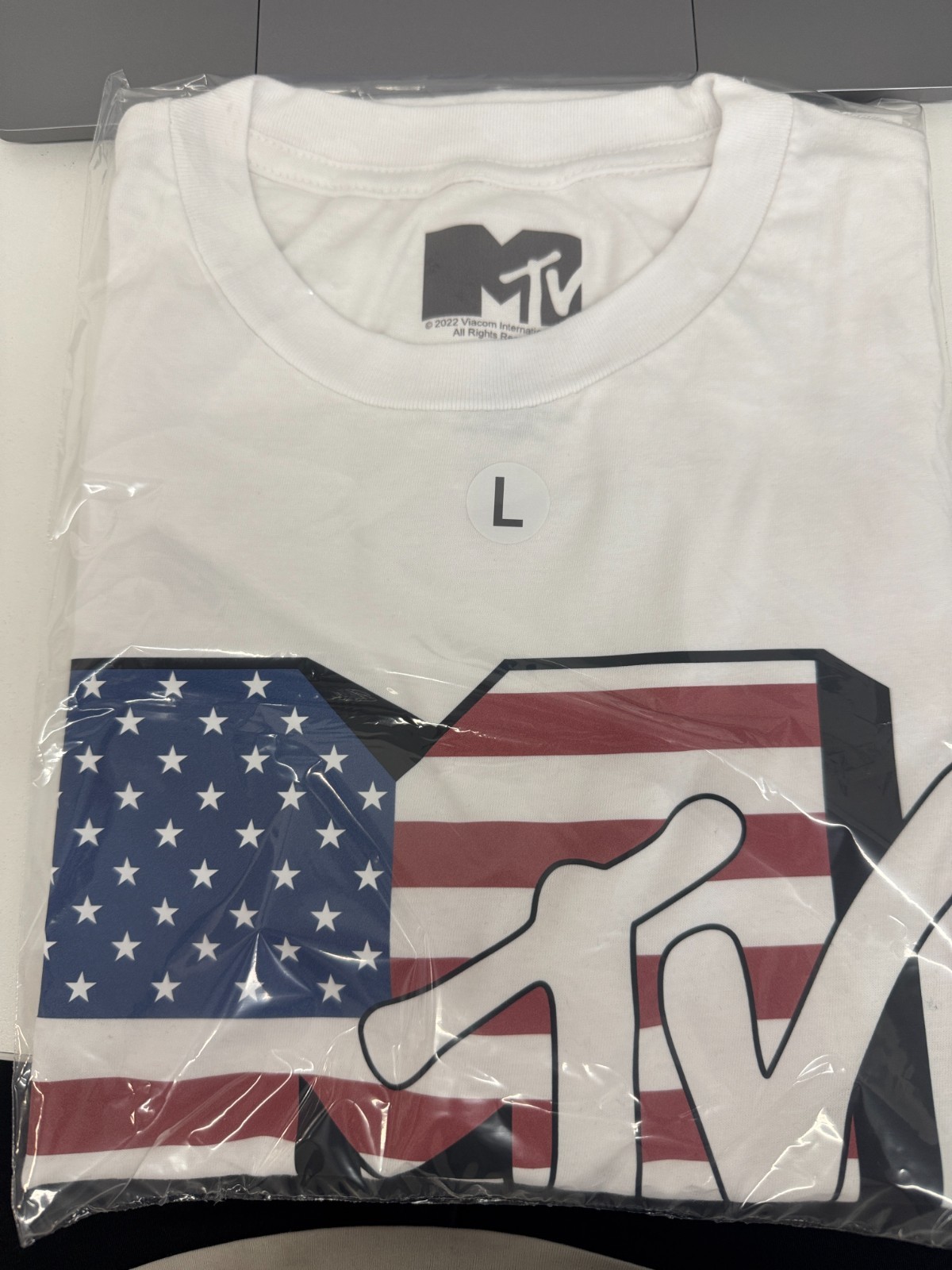 MTV MUSIC FLAG LOGO GRAPHIC T SHIRT gallery