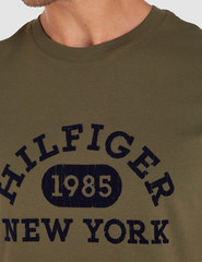 Tommy Hilfiger Men’s Putting Green Monotype Collegiate LS Tee (78JA971-301) XL
