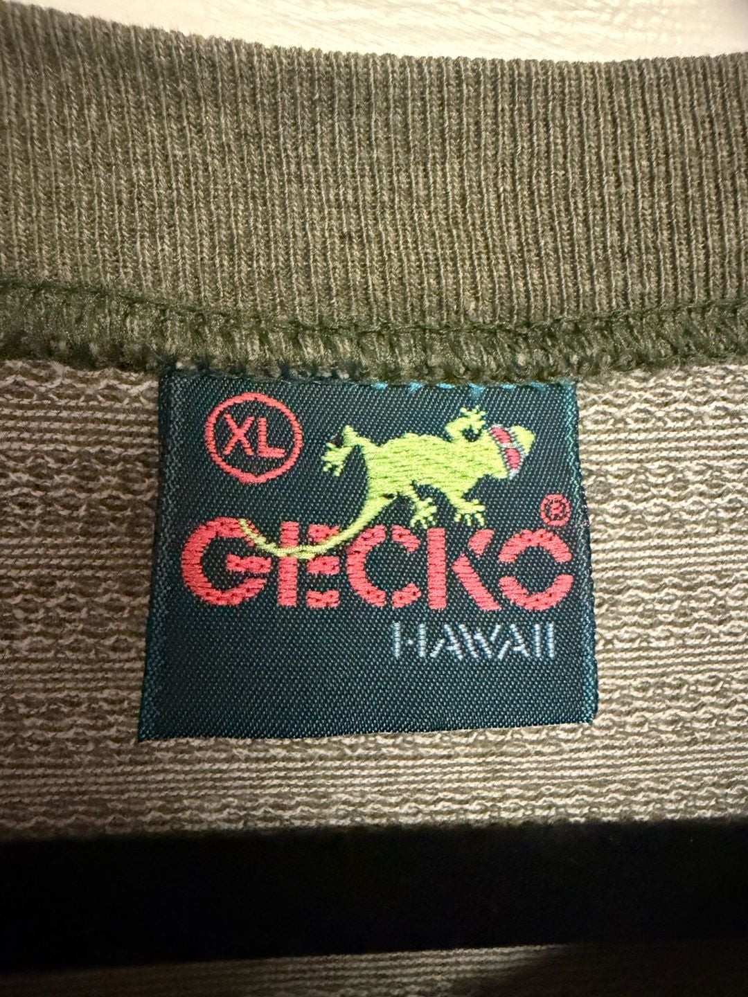 Vintage 90s Gecko Hawaii Embroidered Logo Textured Knit Striped T-Shirt gallery
