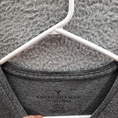American Eagle Shirt Mens Medium Tall Gray Heather V Neck Preppy Workwear Casual