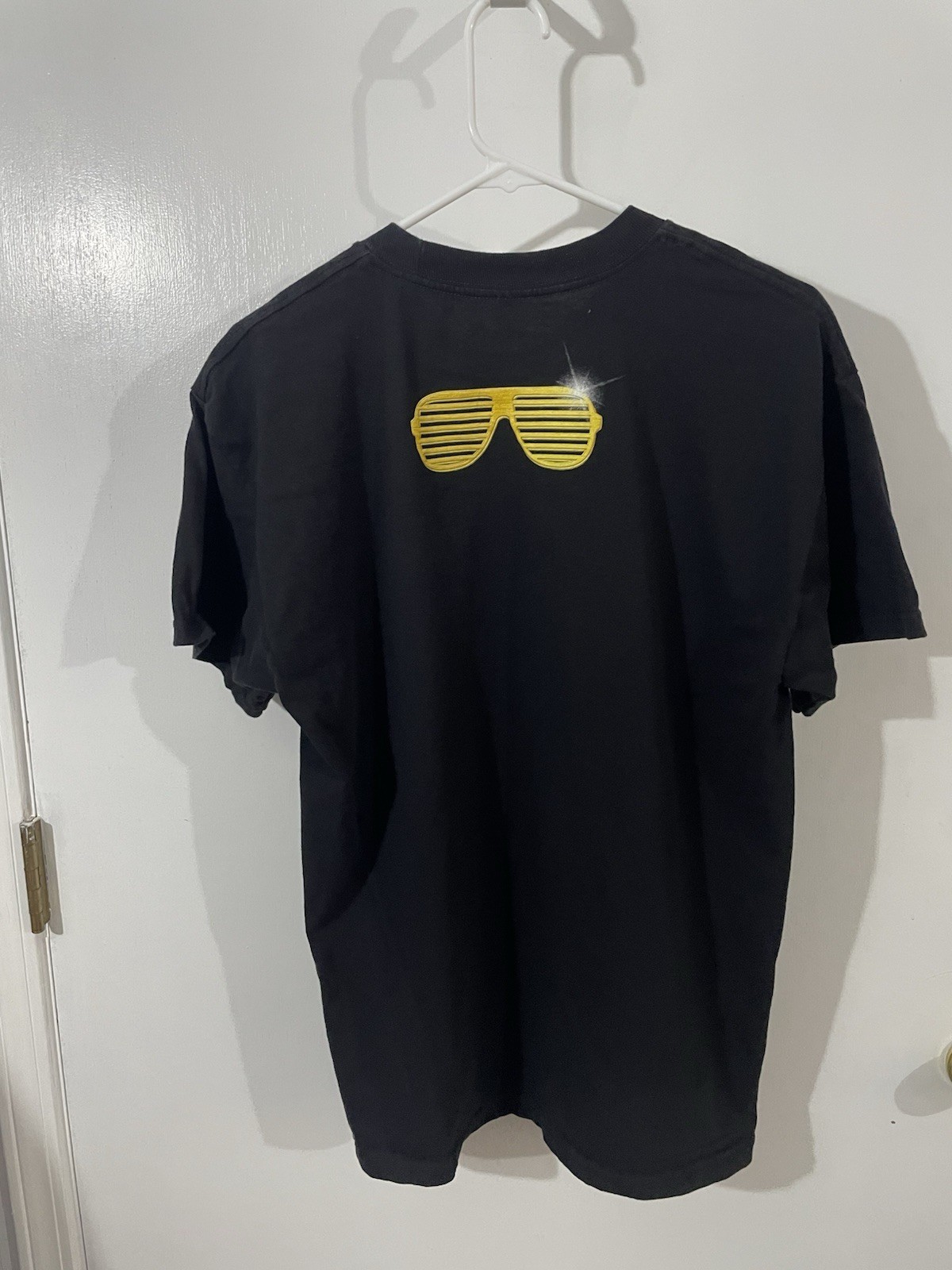 WWE Shirt Large Black Short Sleeve Sasha Banks Wrestling Gold Chain Logo Boss gallery