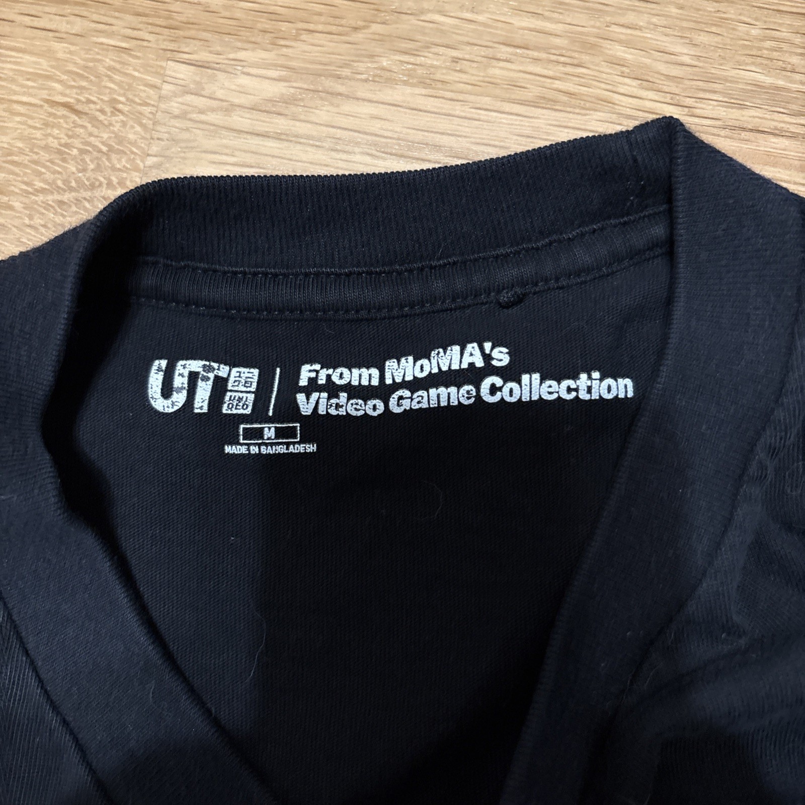 UNIQLO SPACE INVADERS MoMA VIDEO GAMES MEDIUM T SHIRT SOLD OUT Graphic Logo gallery