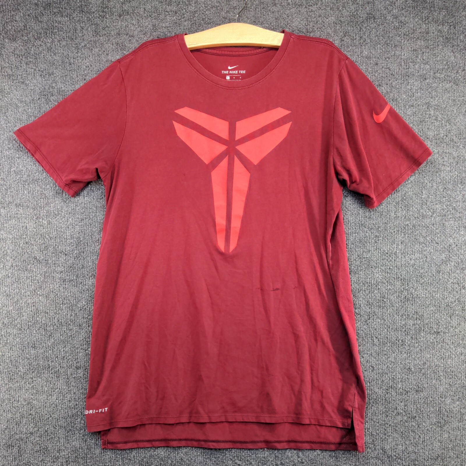 Nike Dri Fit Men's T Shirt Red Size L PolyCotton Triangle Logo gallery