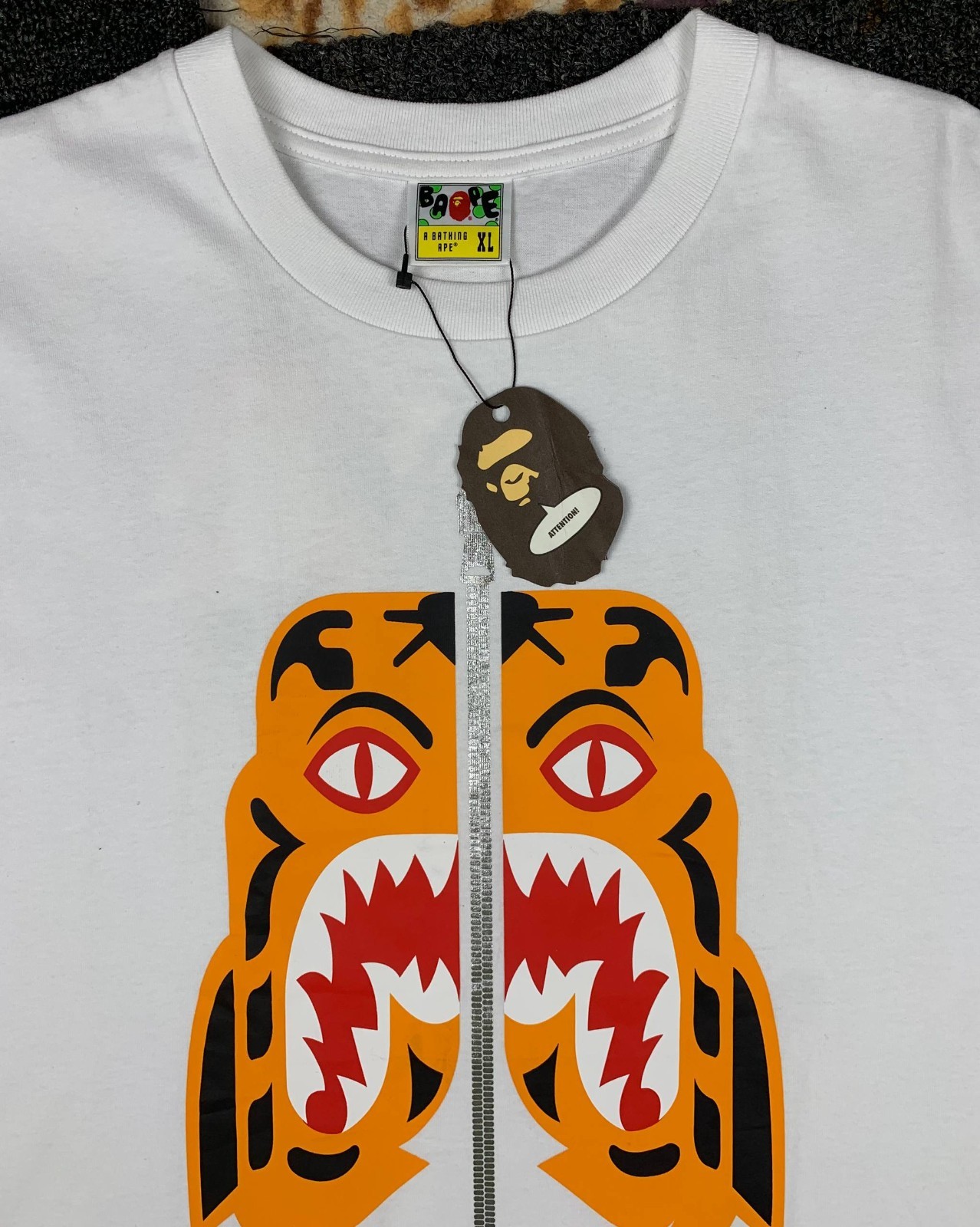 A Bathing Ape Tiger Print Short Sleeve T-Shirt White XL Cotton Graphic Top gallery