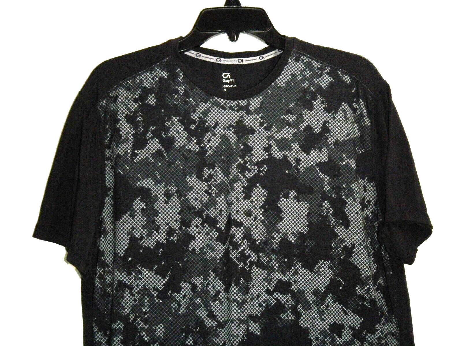Gap Fit Breath T-Shirt Men S Black Gray Camo Crew Neck Short Sleeve gallery