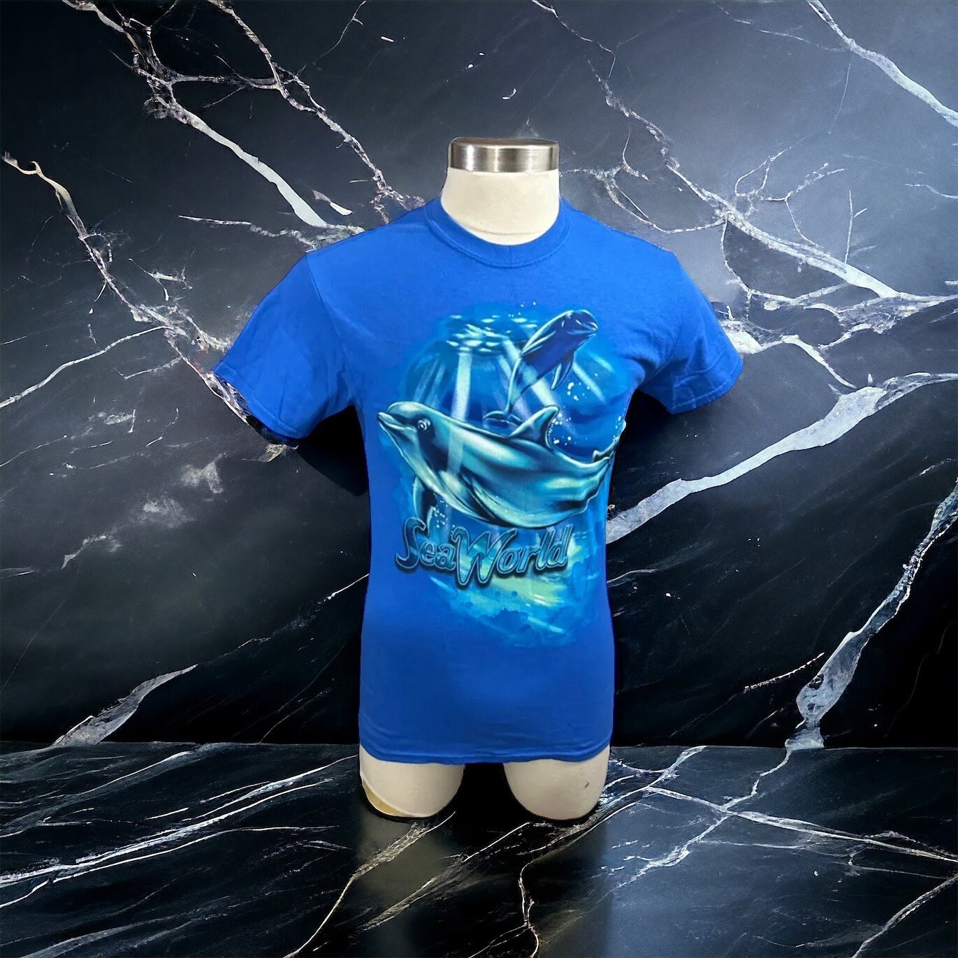 Sea World Adult Blue Big Dolphin Graphic Print T-Shirt Sz Sm 100% Cotton NWT gallery