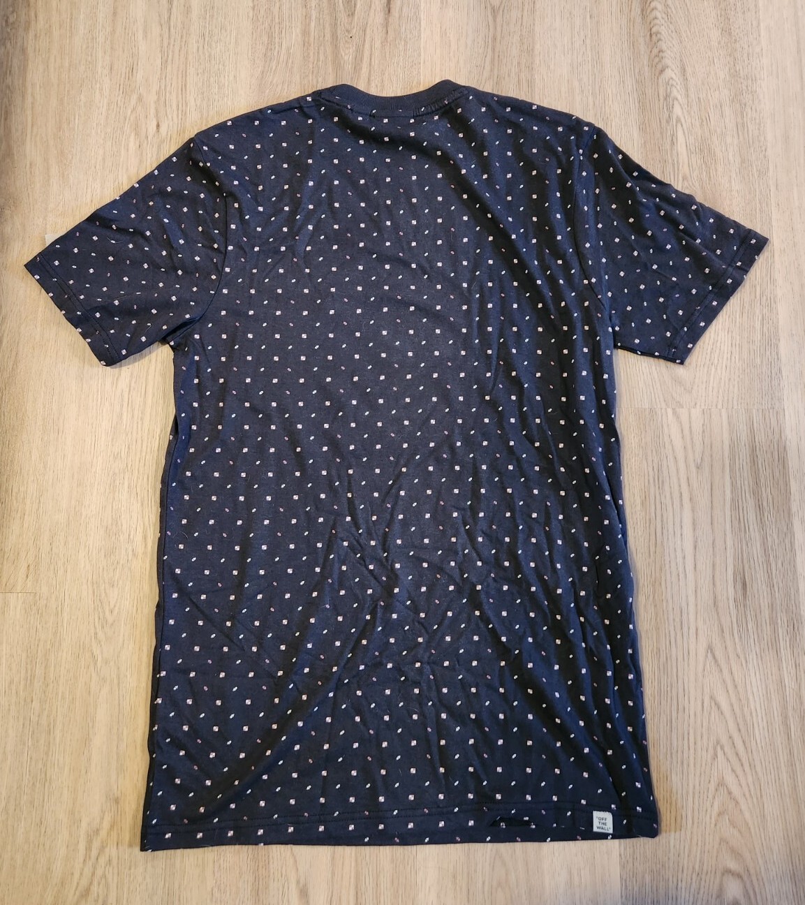 VANS NWT Small Black T-Shirt W/ Pattern VN0A4N1W6RJ gallery