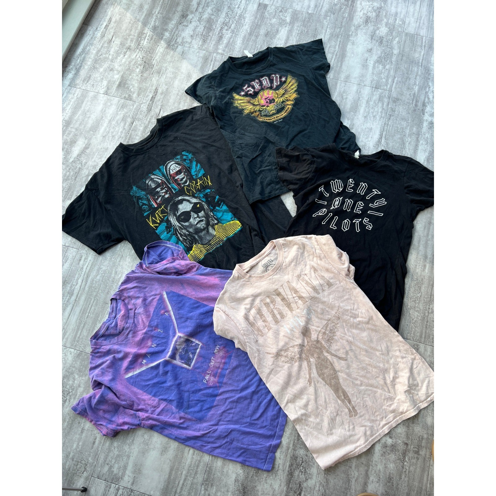 25pc Graphic Band Tee Lot Nirvana AC/DC Snoop Dogg Biggie Smalls Beatles Rock gallery