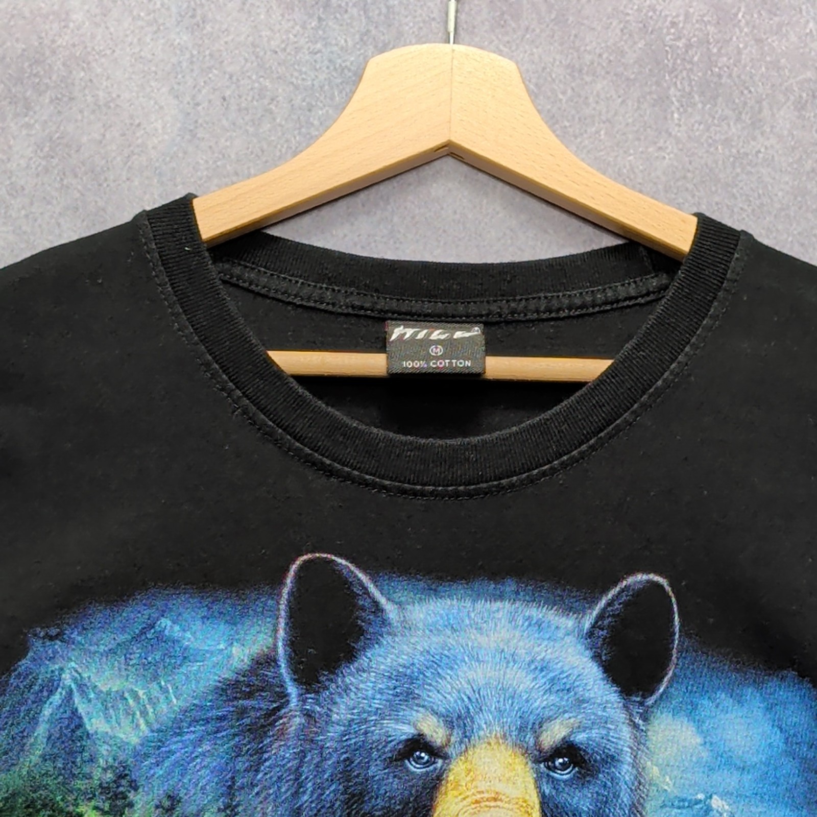 Wild Men’s Bear Graphic T-Shirt Size M Black Blue Wildlife Animal Print Tee gallery