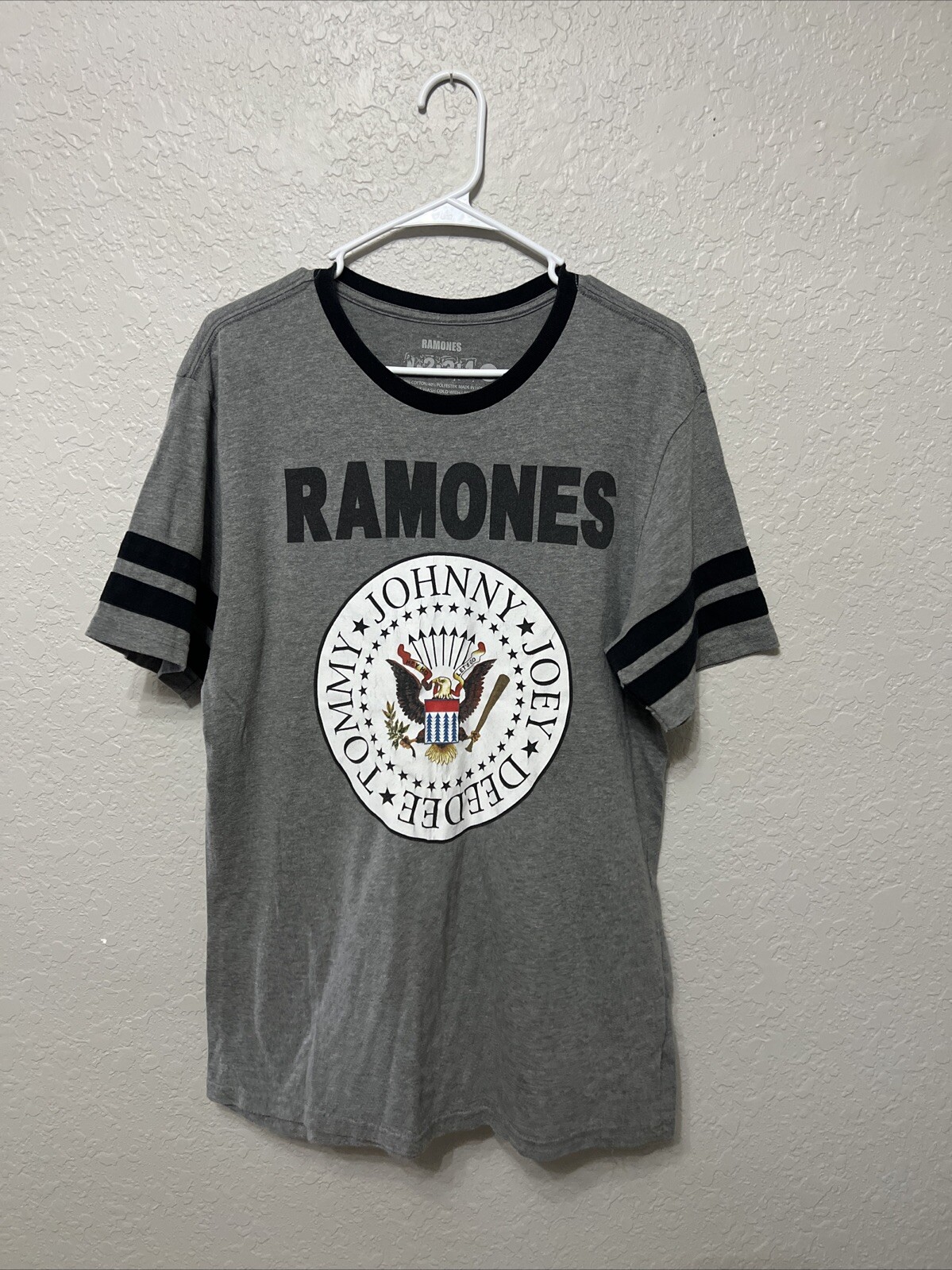 Ramones Eagle Crest Logo L Gray T-Shirt 1234 Punk Tee 2016 Stripe Sleeve Hey Ho gallery