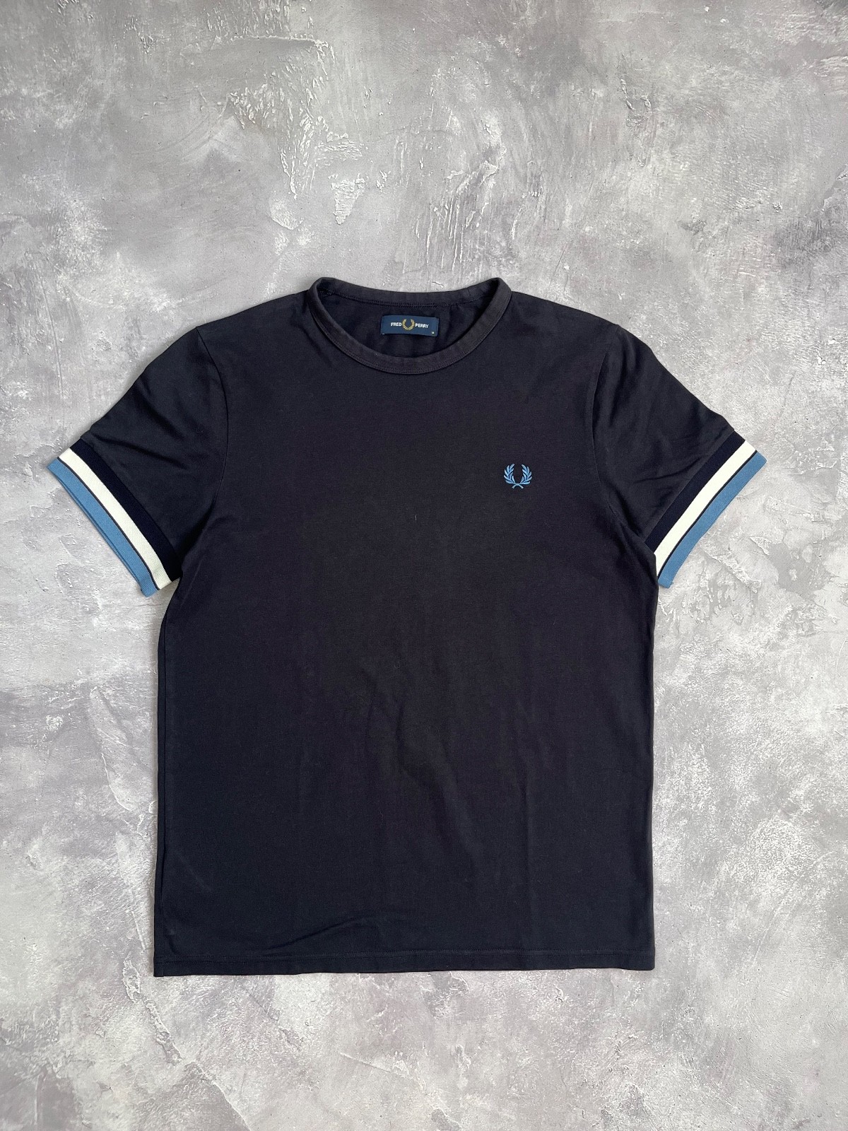 Fred Perry T Shirt Mens Medium Black Cotton Embroidered Logo Striped Ringer Cuff