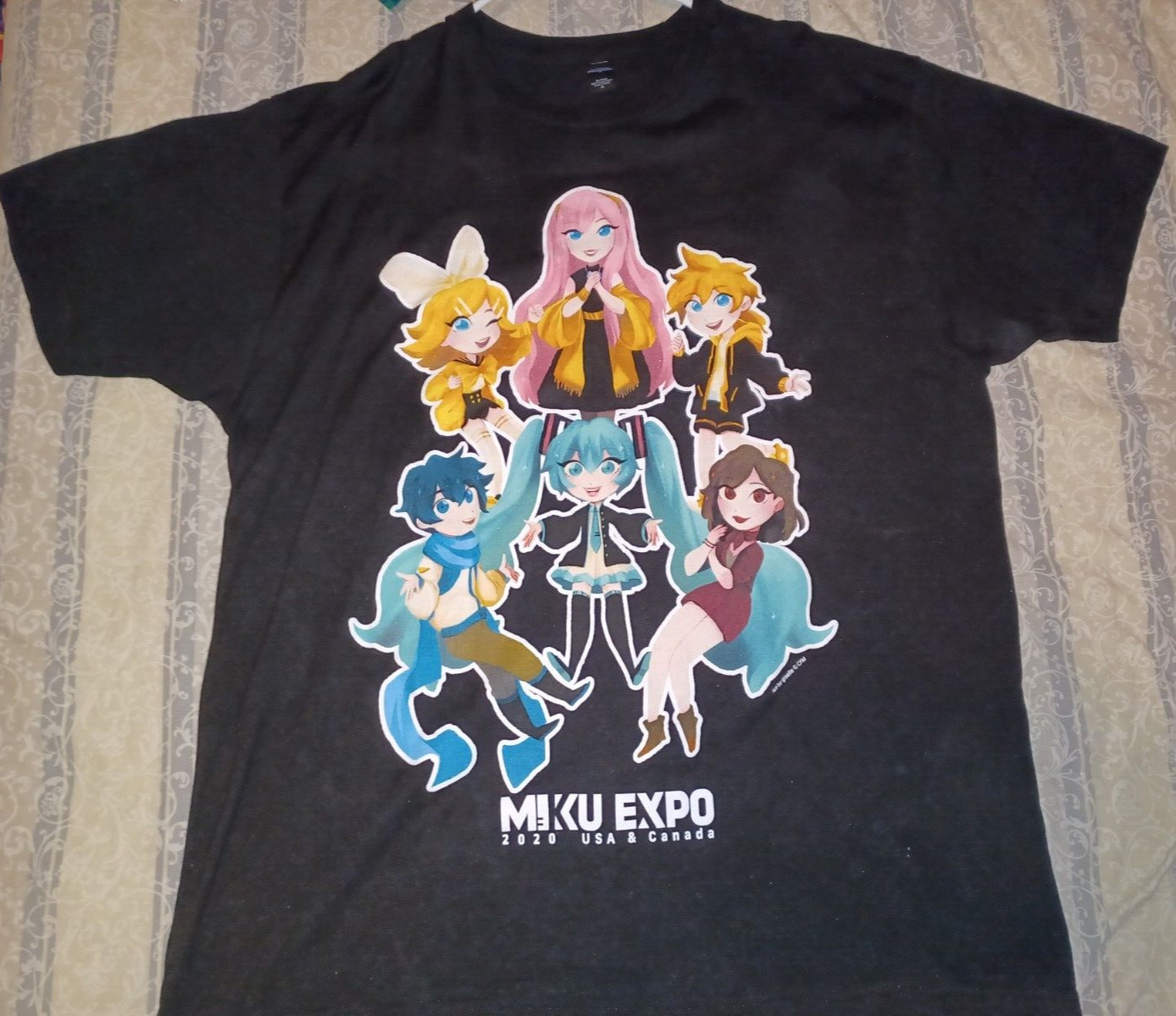 Hatsune MIKU EXPO 2020 USA & Canada Vocaloid Concert Group Size XL Tee T-shirt