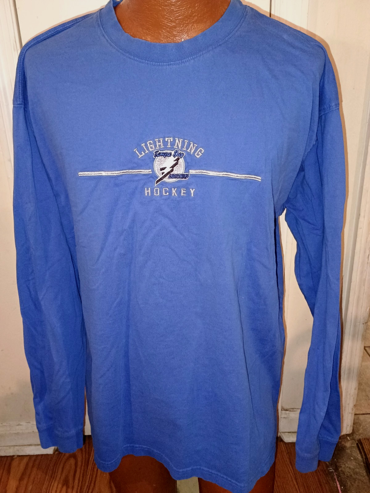 NHL Tampa Bay Lightning Hockey Men's XL Blue Embroidered Long Sleeve T-Shirt. gallery