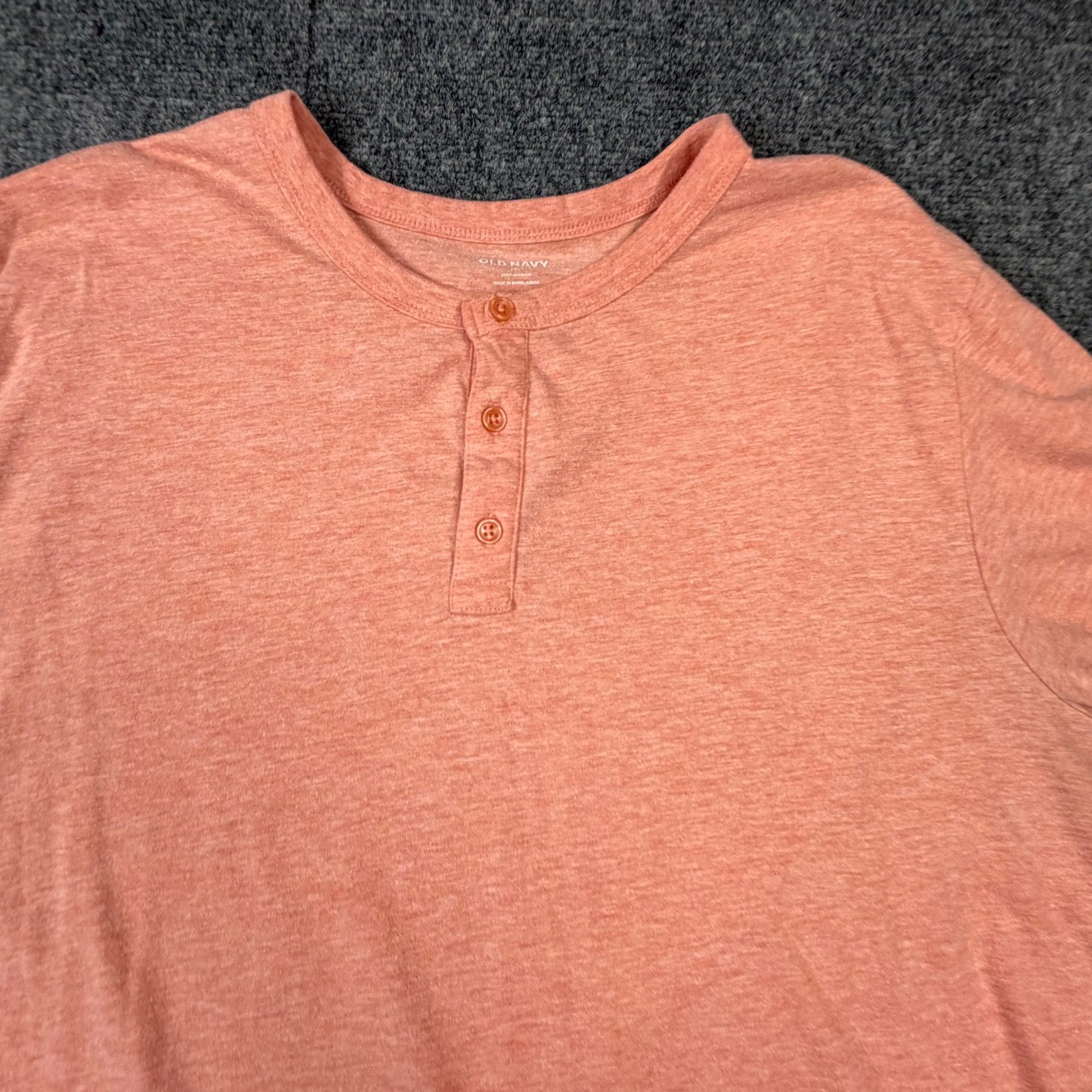 Old Navy Mens XXL Soft-Washed Henley T-Shirt Short Sleeve Coral Pink Heathered gallery