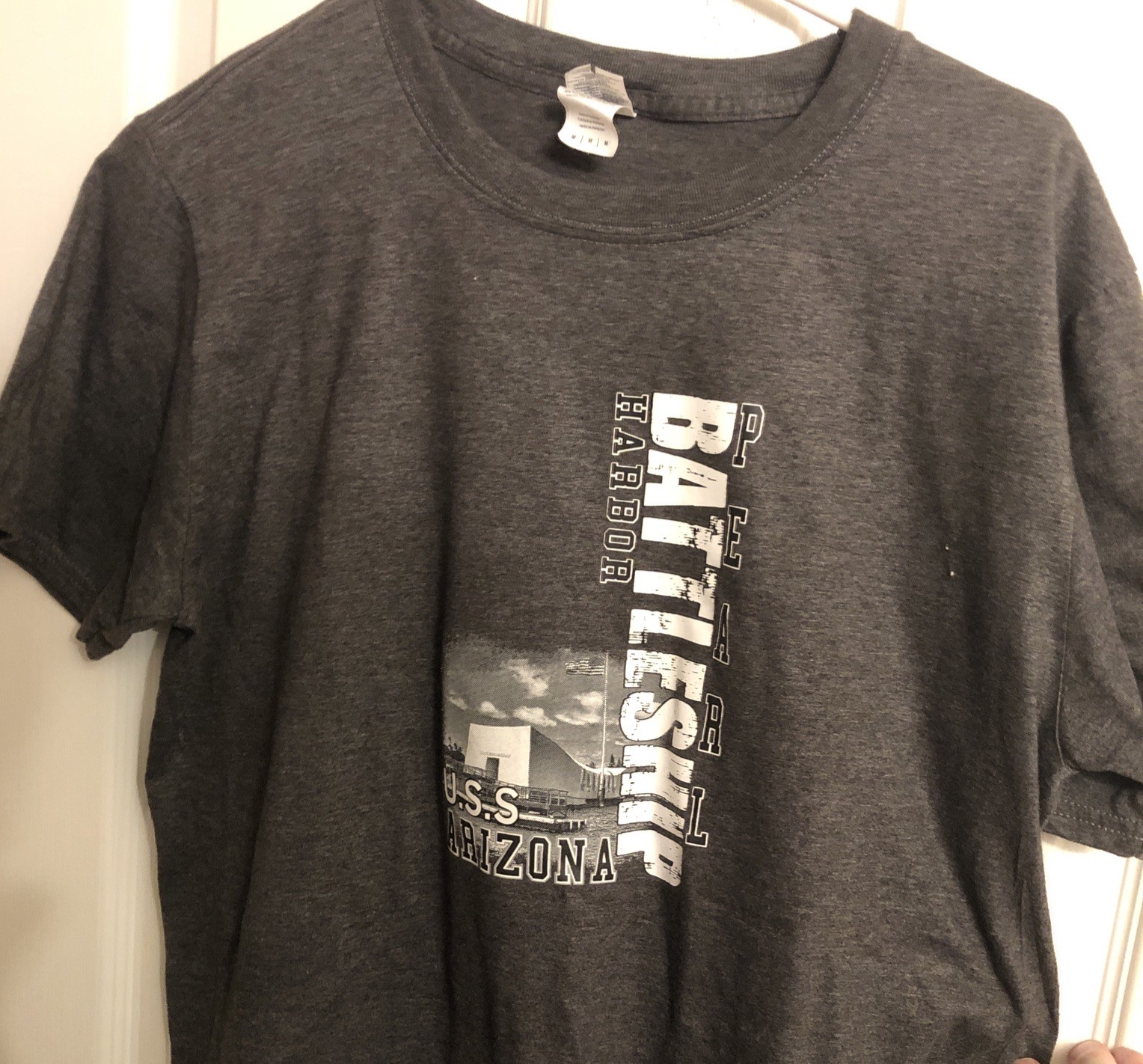 Dark Grey USS Arizona Battleship Graphic Tee. Men’s Medium. 50% Cotton. 50%poly