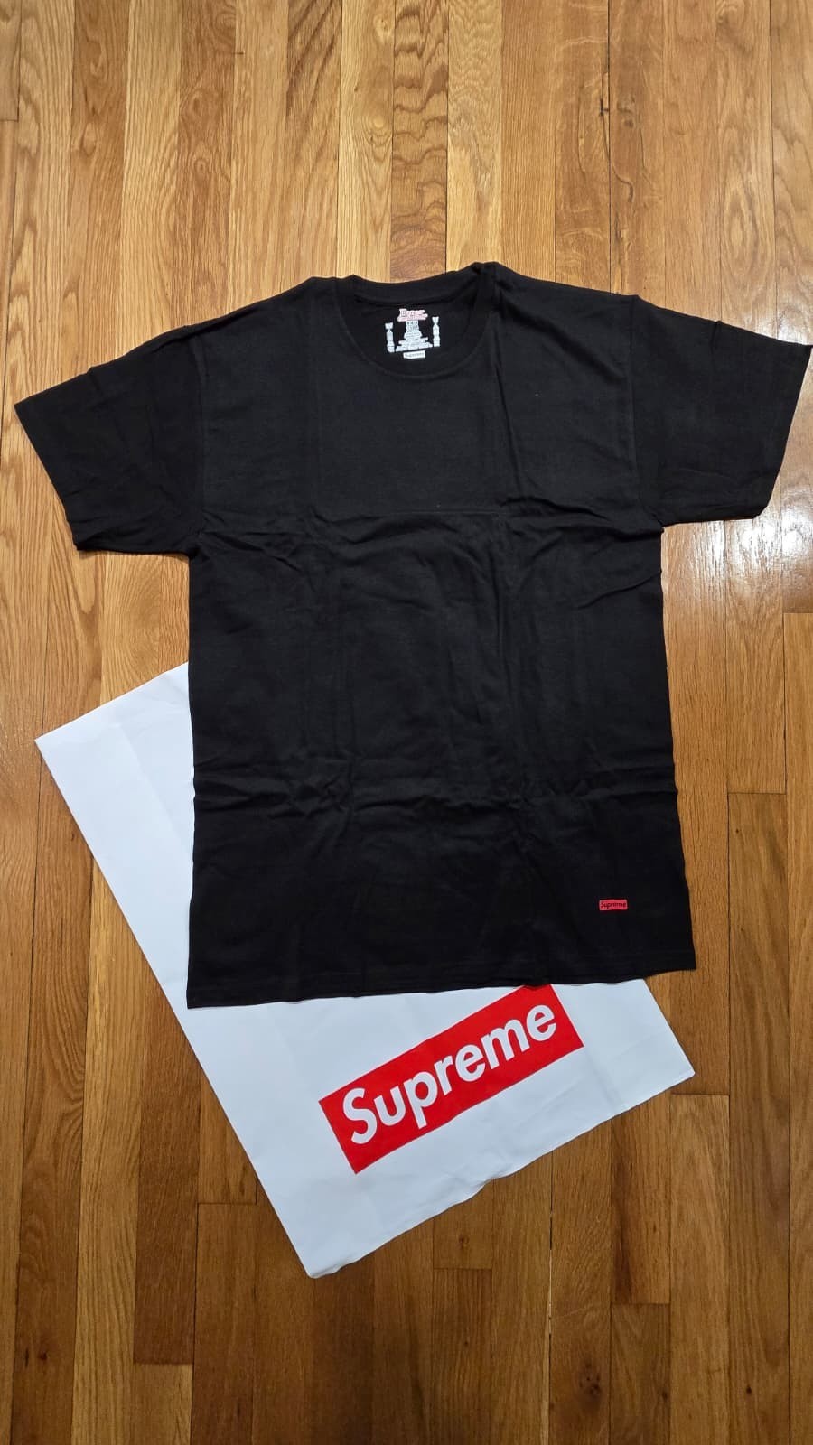 SALE - Supreme Hanes Tagless Tees T-Shirt AUTHENTIC White or Black 'FAST SHIP' gallery
