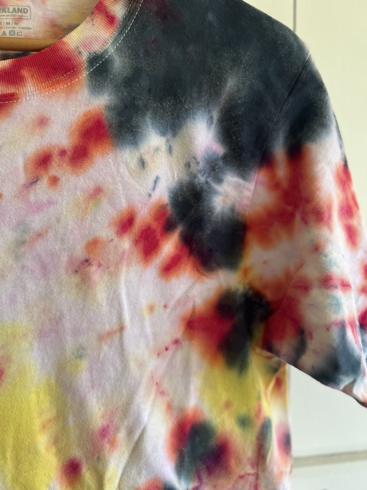Tie-Dye Cotton Men /Unisex Crew Neck Short Sleeve T-Shirt M (Kirkland Signature) gallery