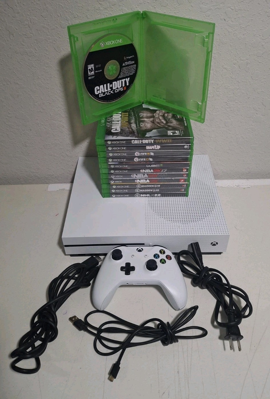 White Microsoft Xbox One S 1TB Console – 1681 Bundle With 12 Games – Works!