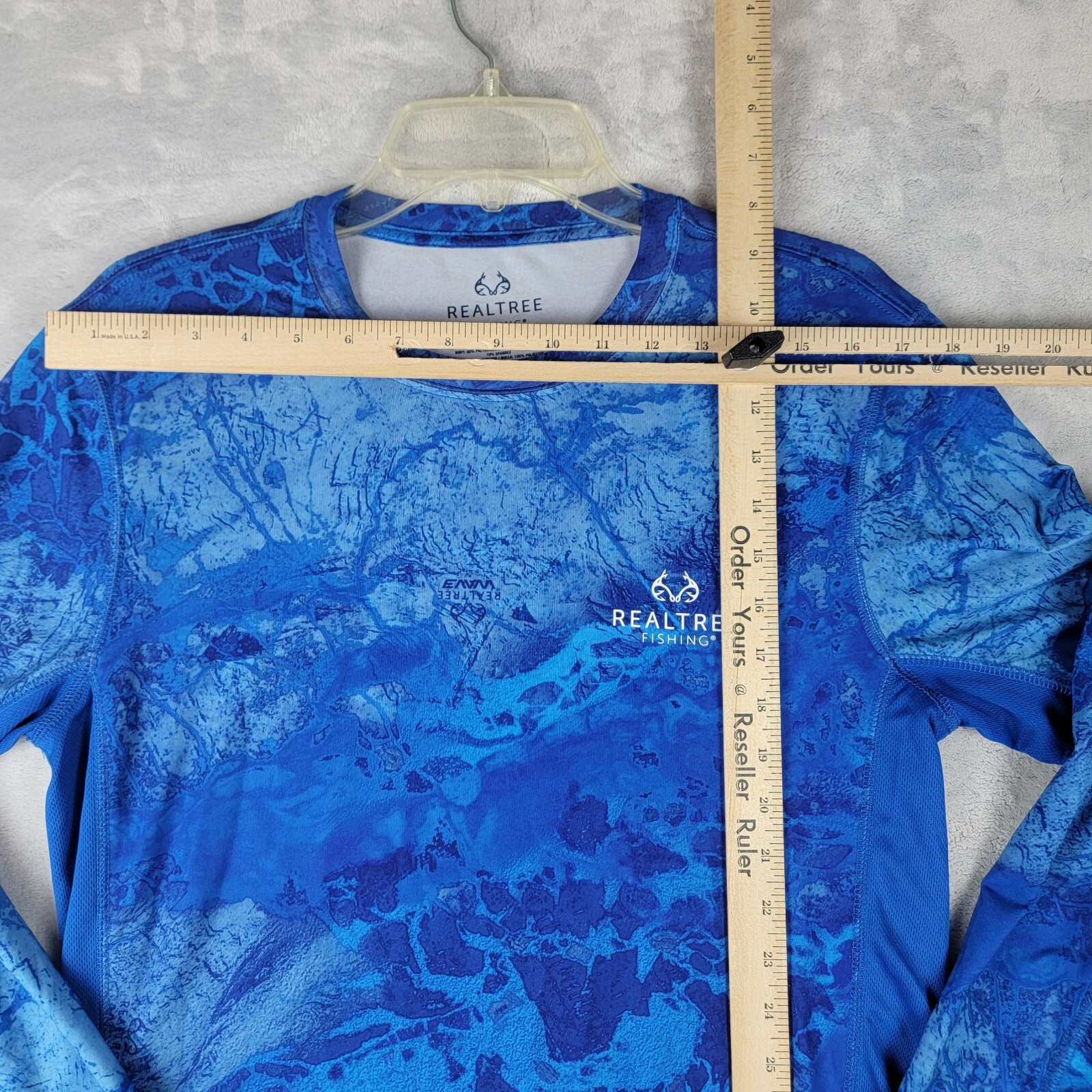Realtree Fishing Shirt Mens Small Performance Blue Wave Print Hunting Outdoor gallery
