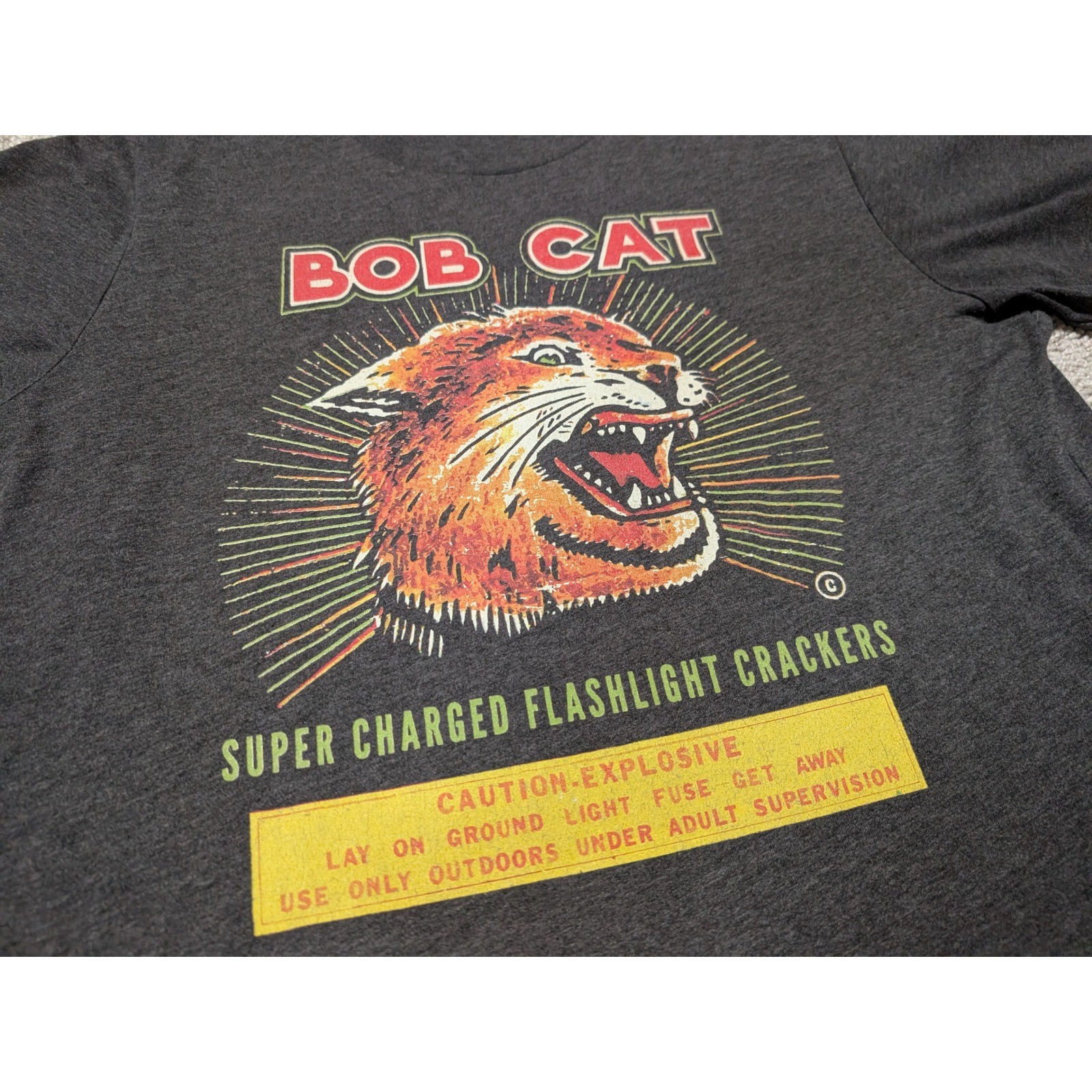 T-Shirt Men M Gray Bob Cat Flashlight Crackers Graphic Vintage Style Tee No Tag gallery