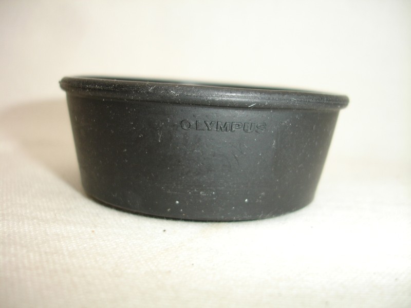 OLYMPUS OM 100mm F 2.8, 85mm f/ 2 rubber, 40mm f 2 LENS HOOD, 49mm size thread