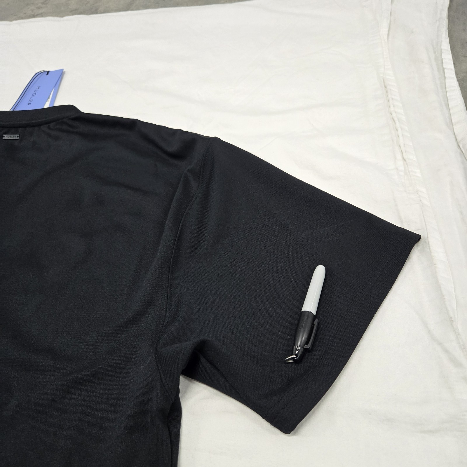 NWT Size MEDIUM Men's Mugler Black Star Oversized T-Shirt Cut-Out $515 Retail gallery
