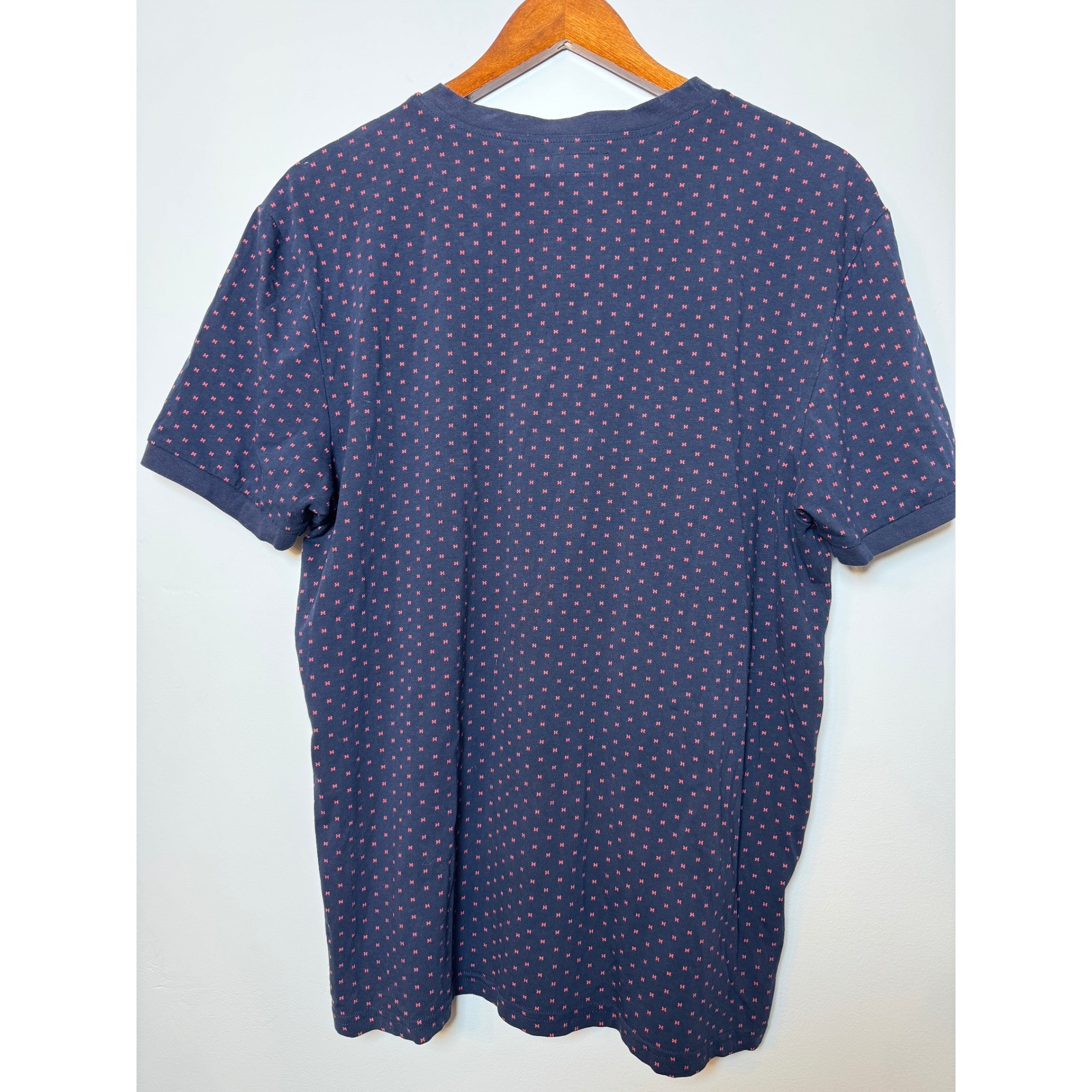 Kenneth Cole New York Mens Henley Shirt Navy Blue Red Micro Print Stretch Size M gallery