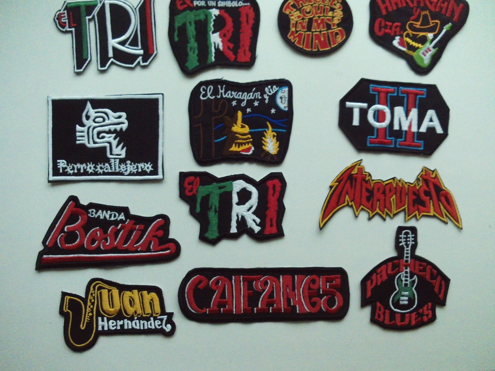 PARCHES DE ROCK URBANO,EL TRI EL HARAGAN LIRAN ROLL LA BANDA BOSTIK INTERPUESTO gallery