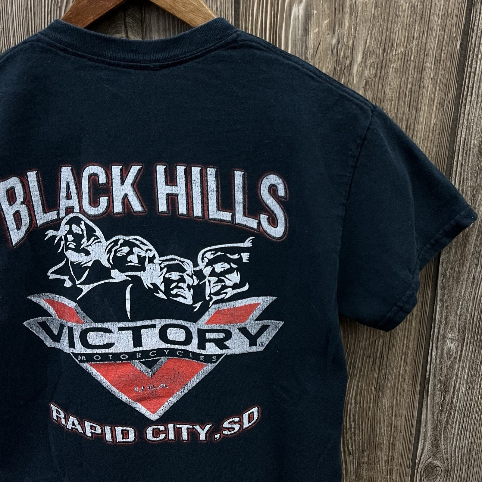 Victory Motorcycles V-Twin Power South Dakota Graphic Tee Shirt Black Mens Small gallery