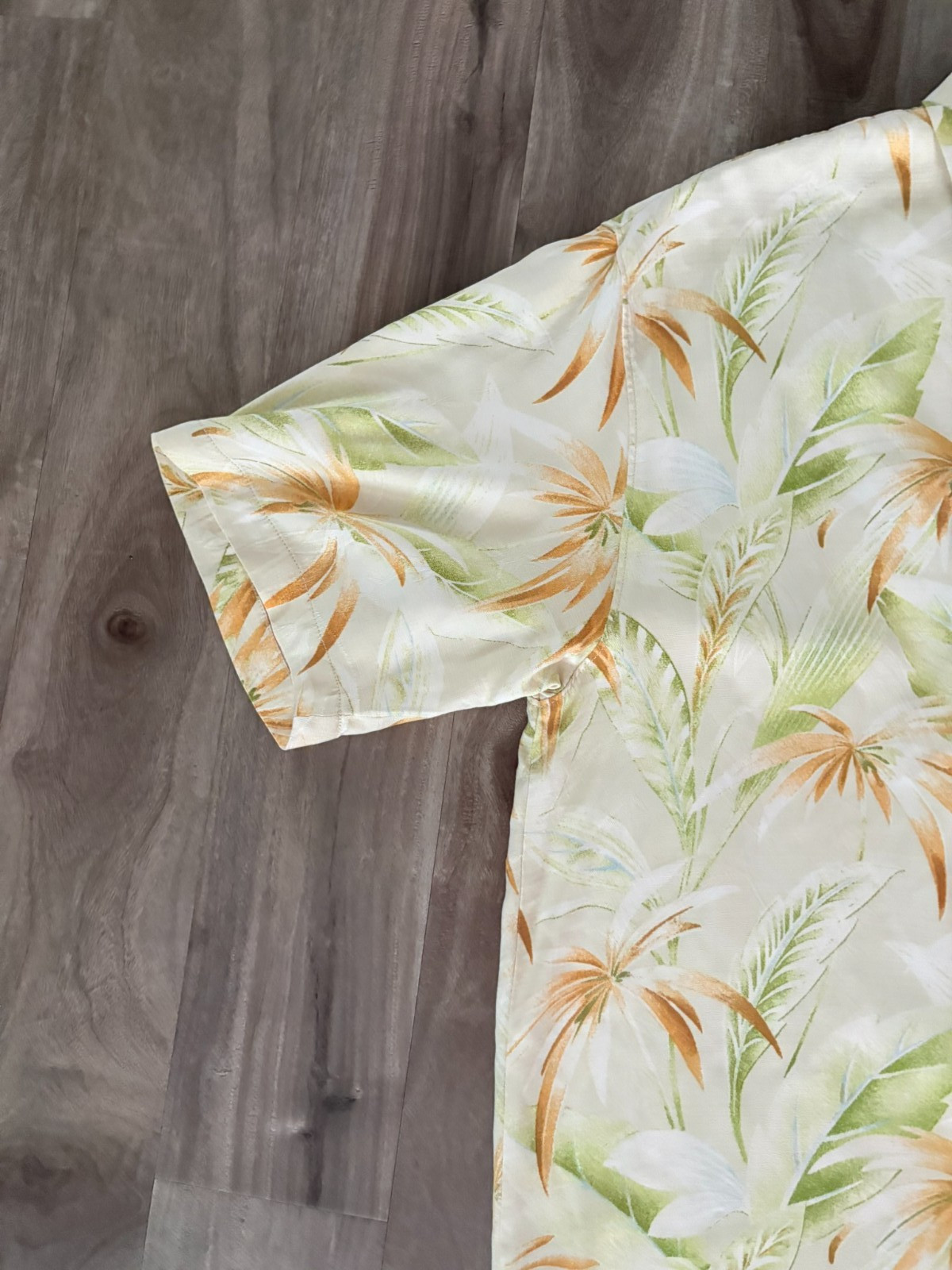 Tommy Bahama Men's 100% Silk Short Sleeve Hawaiian Shirt Relaxed Fit Tropical L gallery