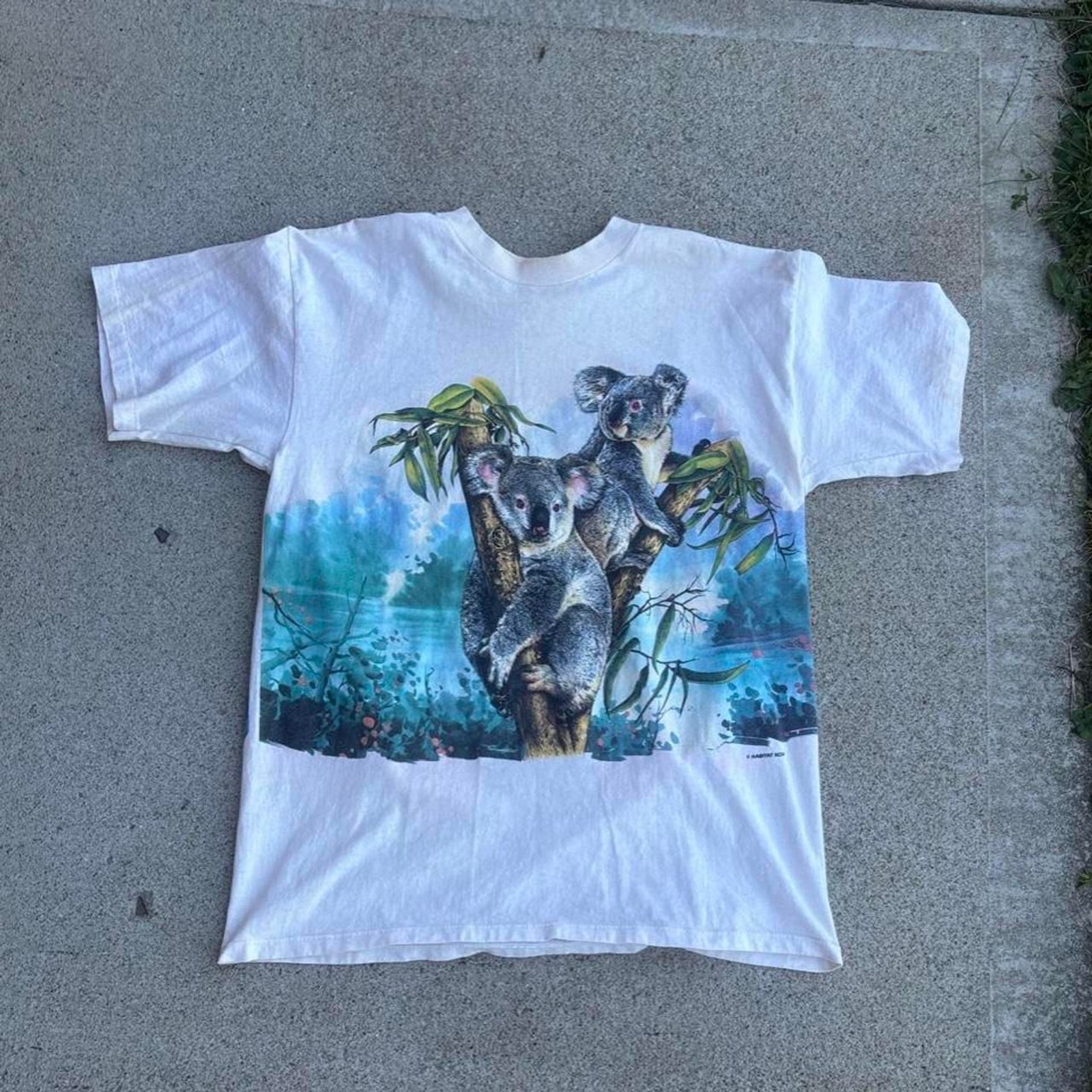 Vintage 90s white koala bear wraparound animal nature t-shirt sz large gallery