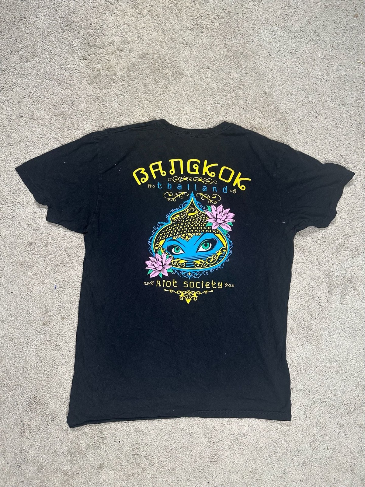 Riot Society Bangkok Thailand Graphic T-Shirt Black Size Large