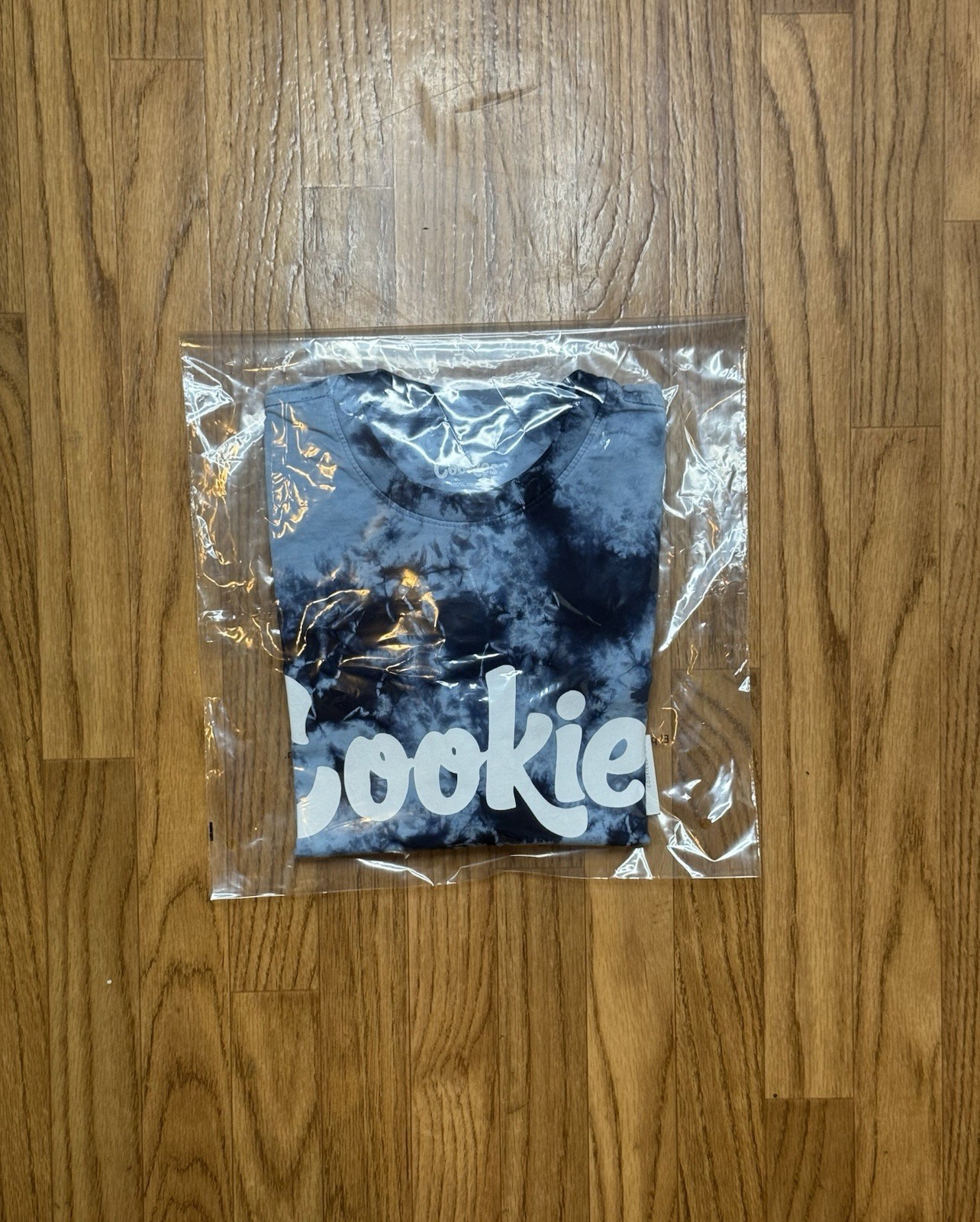 COOKIES Men's Blue and Black Tie Dye Graphic T-Shirt Size Medium gallery