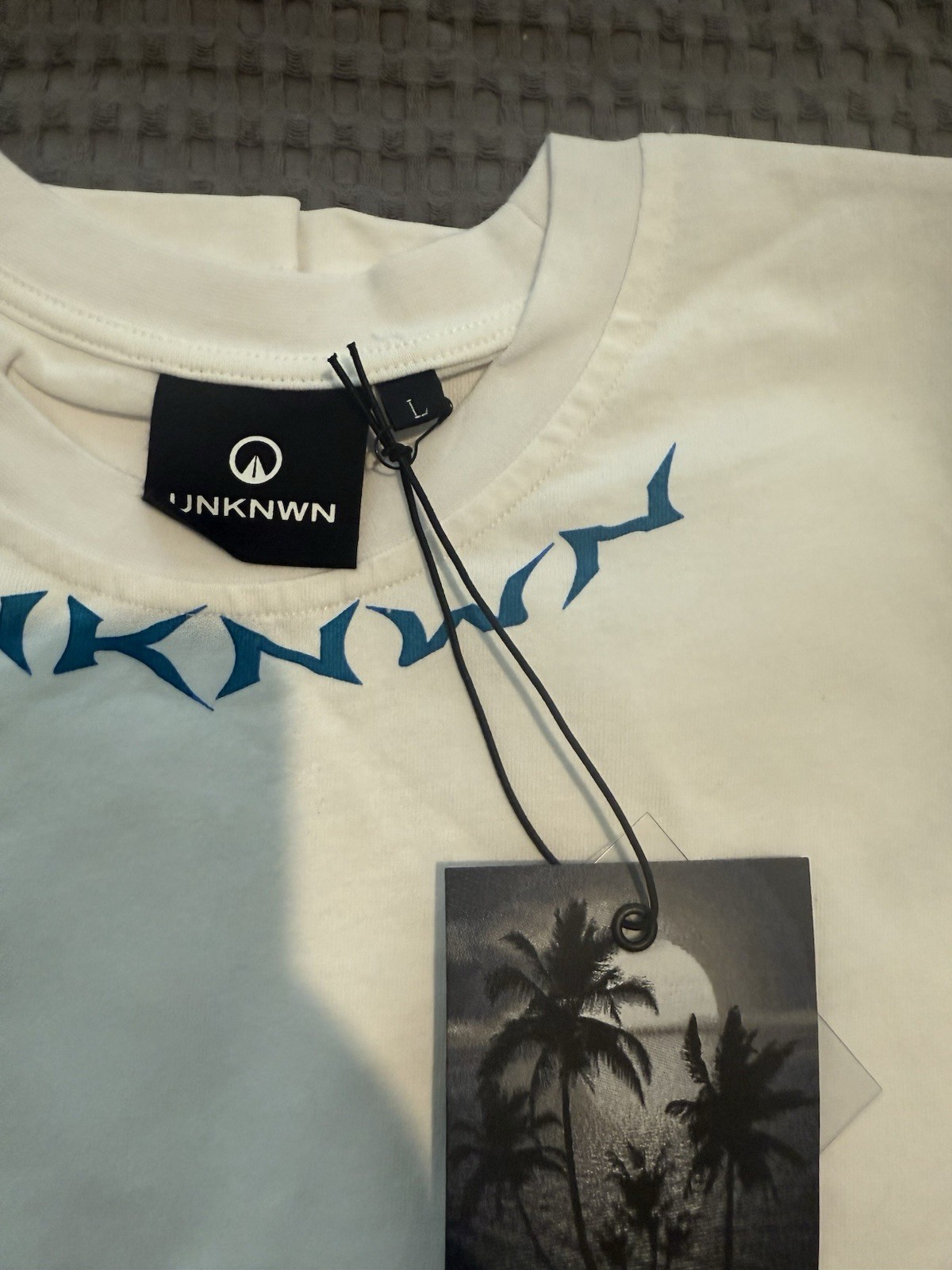 UNKNWN T-Shirt (LeBron James Brand) – Men’s Size L gallery