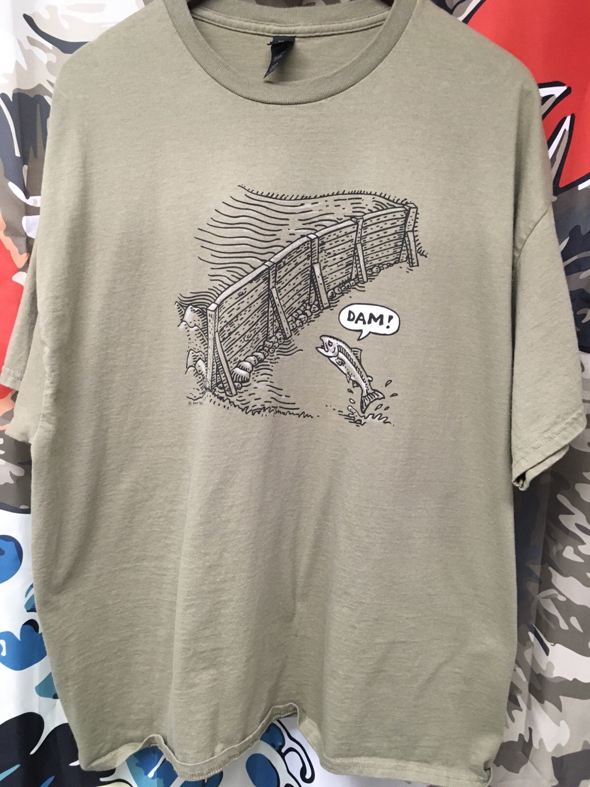 Ray Troll ” DAM “ Men’s 2XL Green