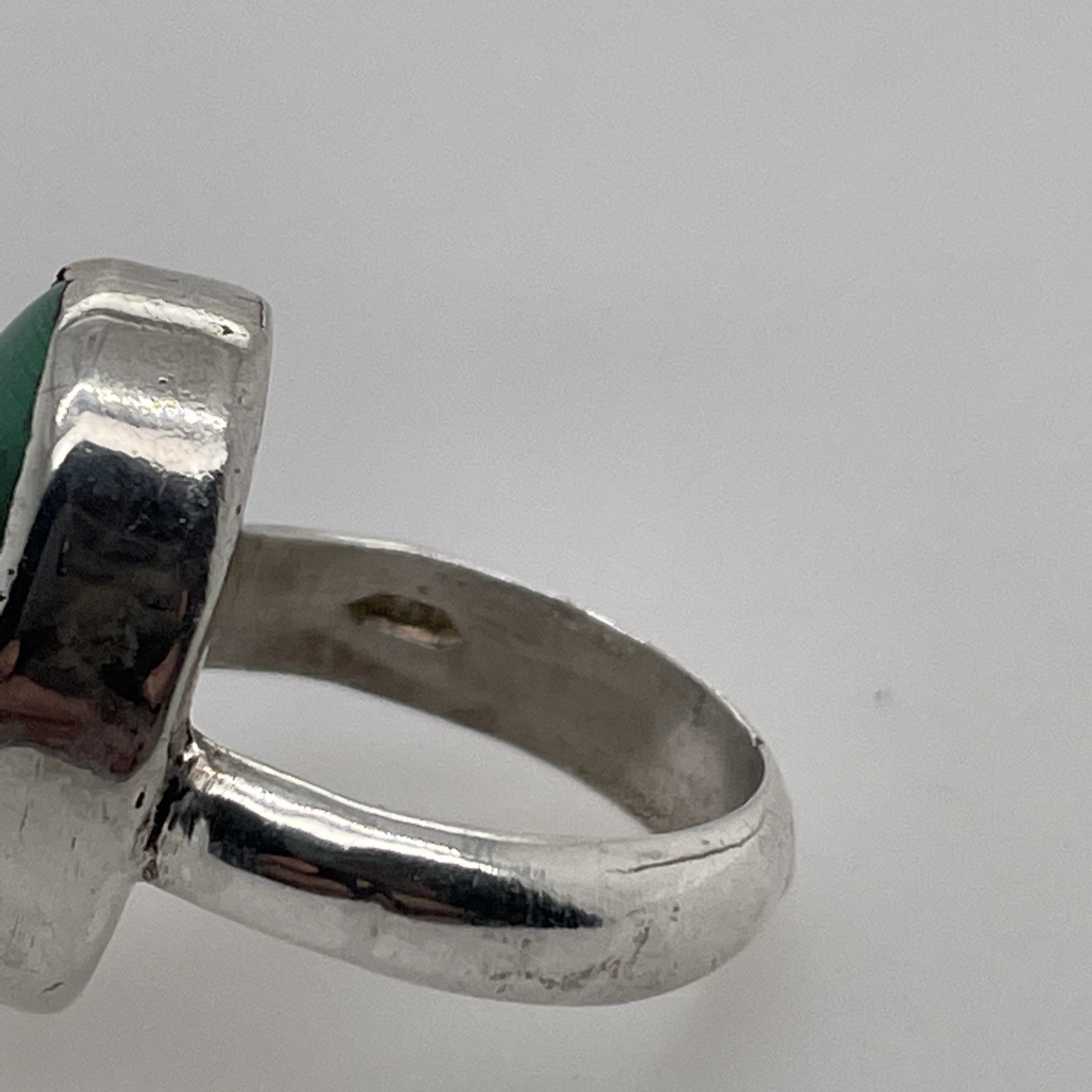 Solid Sterling Silver Malachite Ring – Hallmarked 2000 – Size I½ – 7.34g