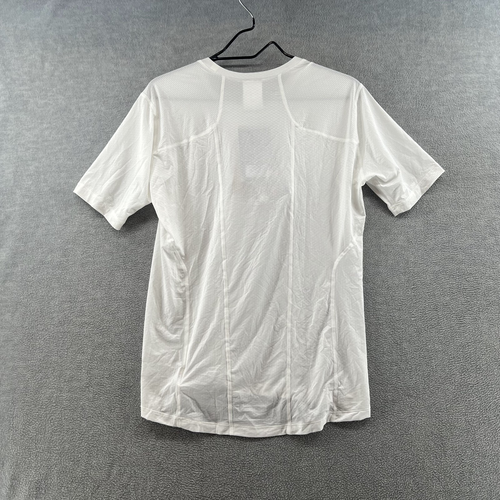 Endura NWT Men’s Size L Baselayer 2 White Cycling Shirt gallery
