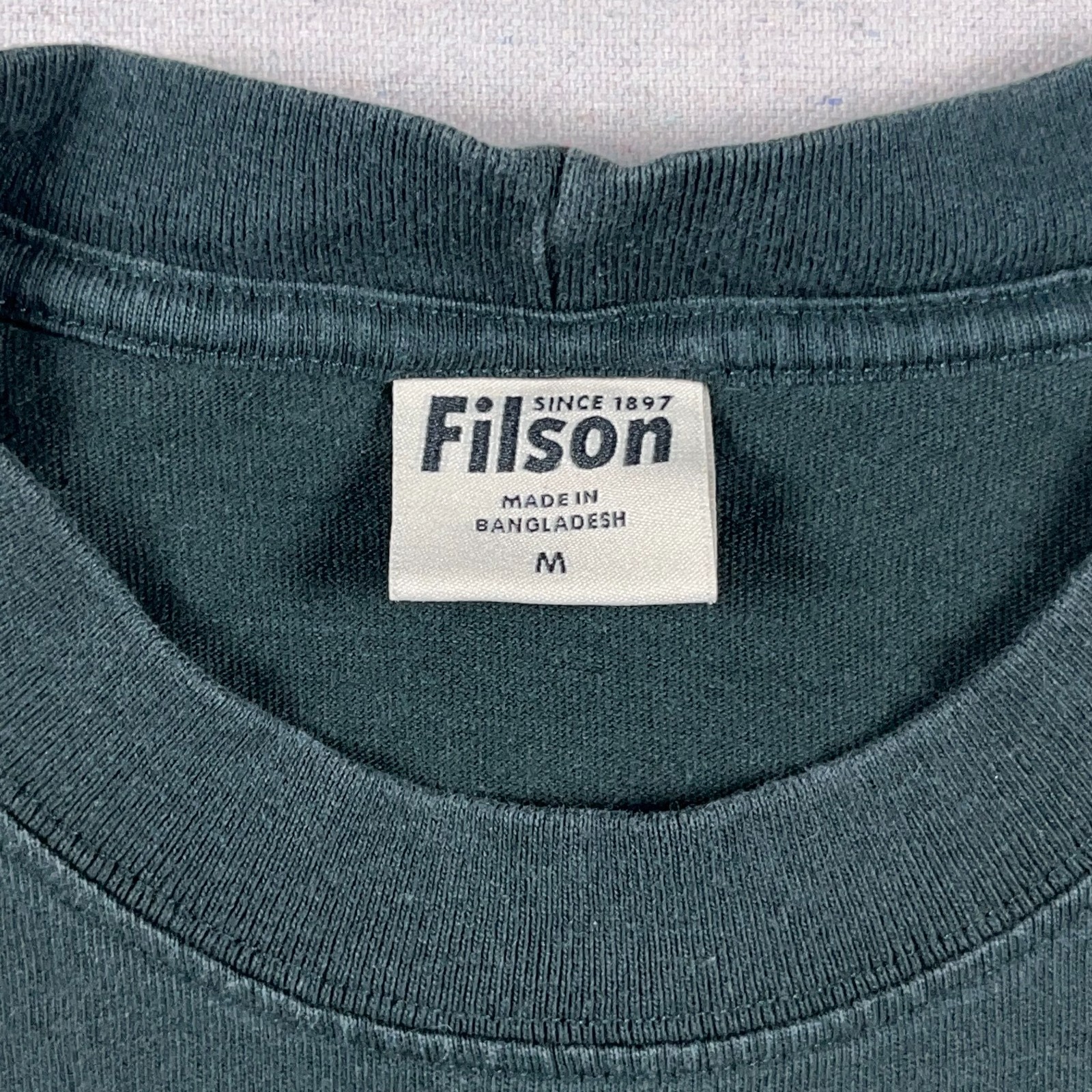 Filson T Shirt Mens Medium Green Embroidered Pocket Heavyweight Cotton gallery