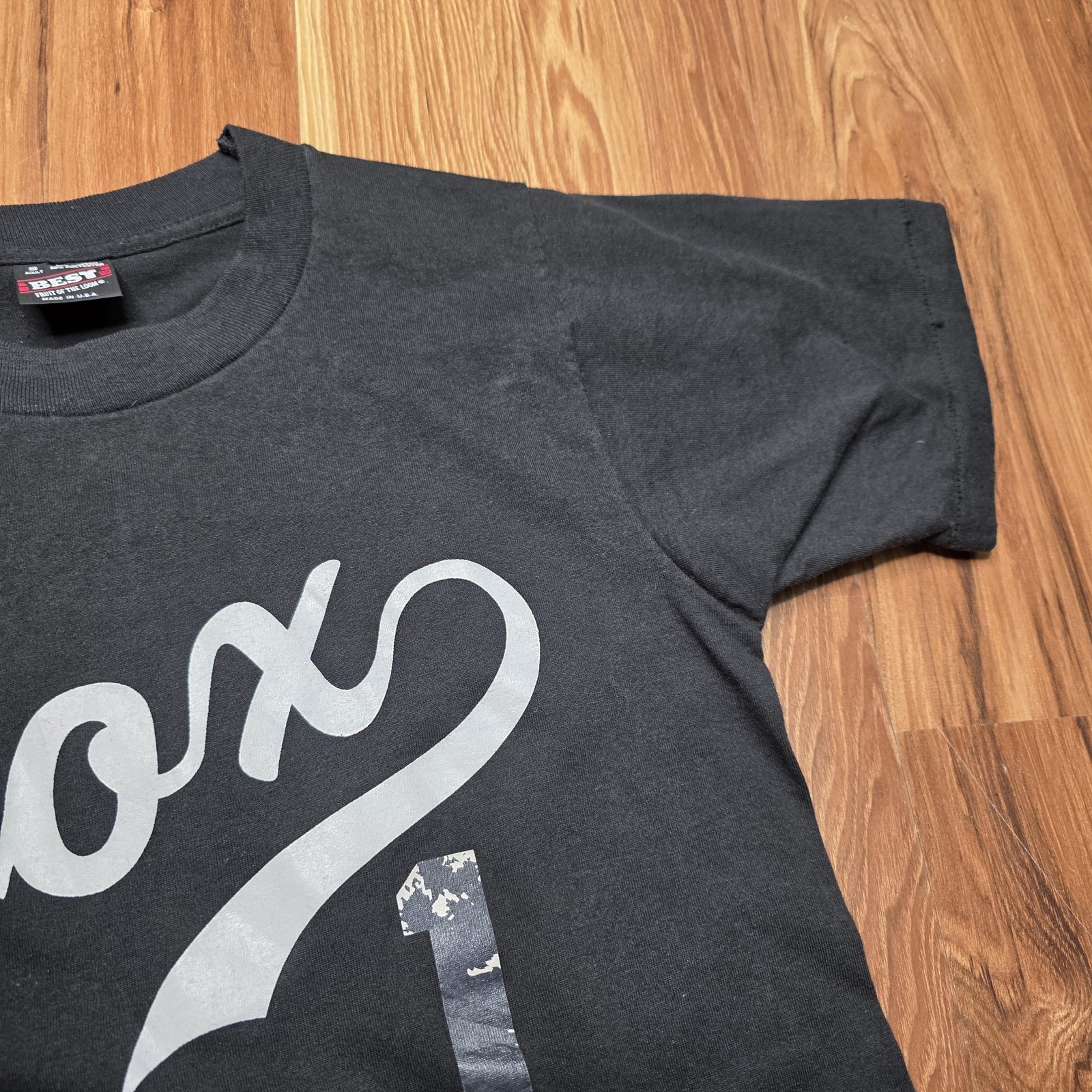 Vintage Sox Shirt Mens Small Black Fruit Of The Loom Number 1 Baseball 90s USA gallery