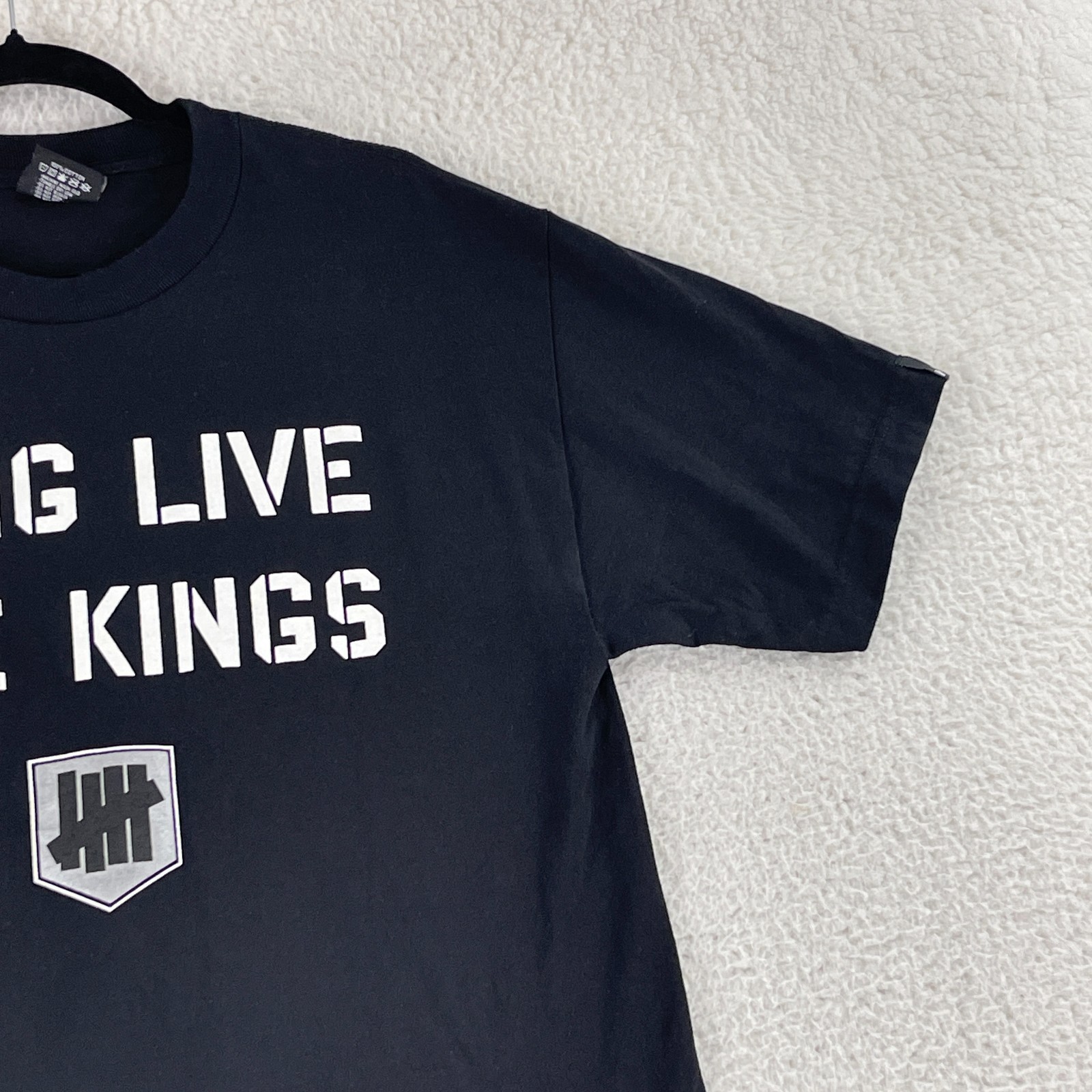 Undefeated Long Live The Kings Graphic T-Shirt Mens Medium Black Hypebeast Tee gallery