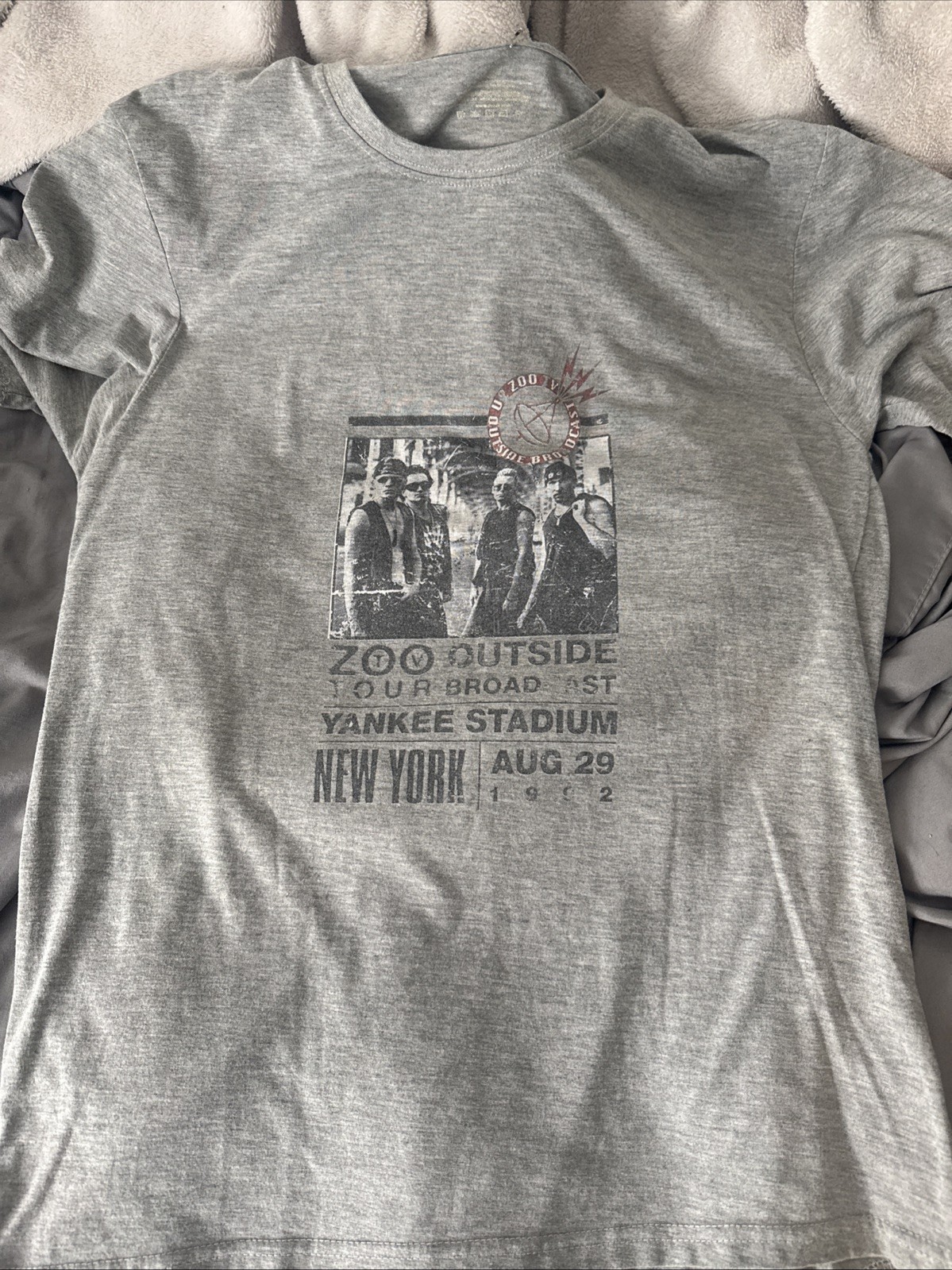 U2 Zoo TV 1992 Vintage Concert Tour Band Tee Size Large, Single Stitch gallery
