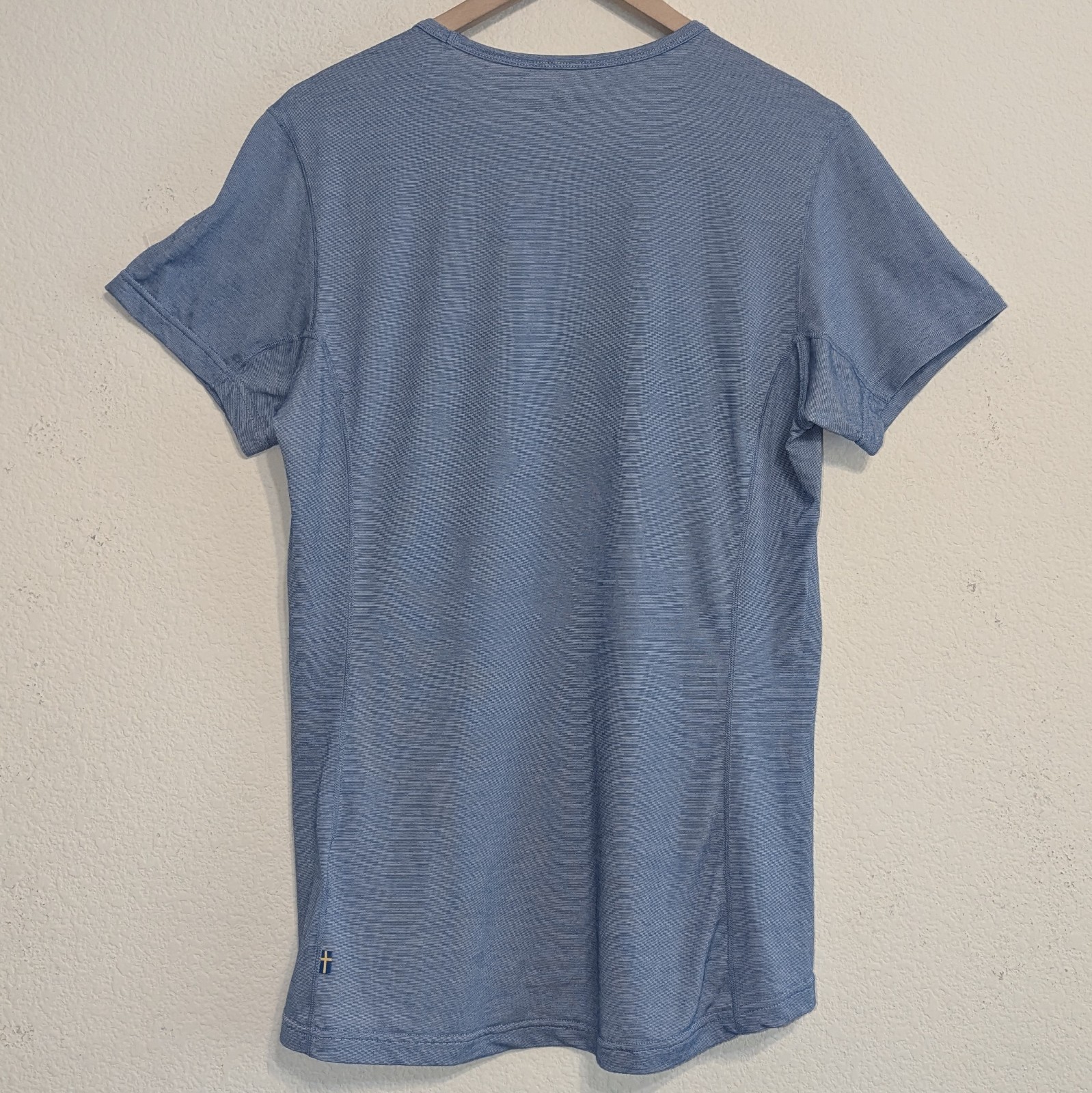 Fjallraven Abisko Shade T-Shirt Short Sleeve Men's Medium Blue Micro Stripe EUC gallery