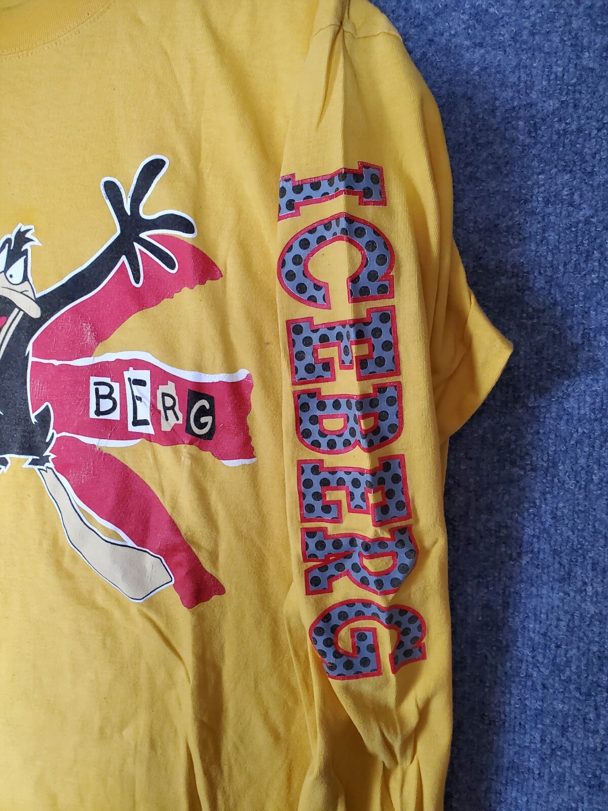 Daffy Duck Iceberg History T Shirt Long Sleeve Yellow XL Sleeve Spell Out gallery