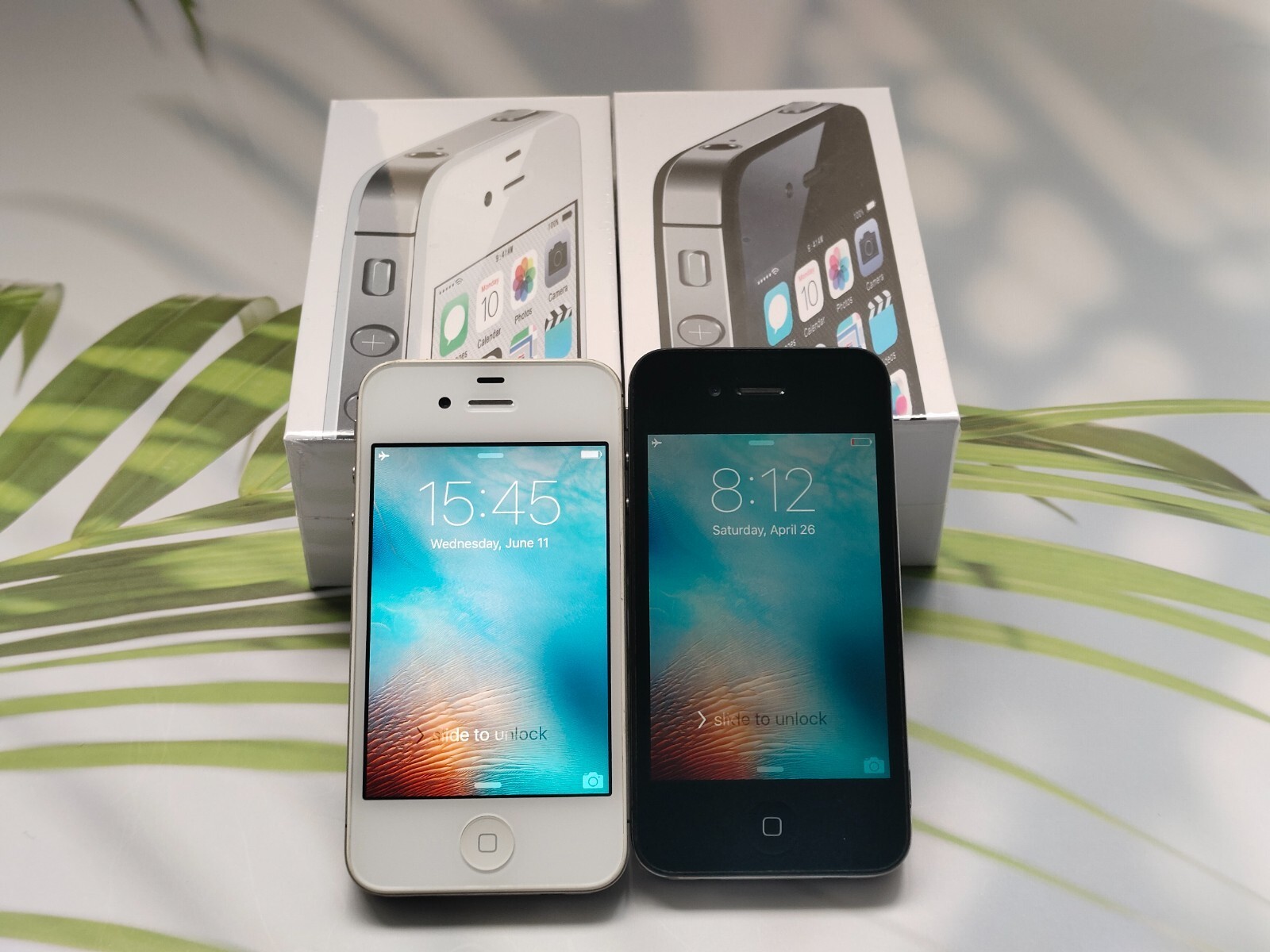 Original Apple iPhone 4/4s 8/16/32/64GB Fully UNLOCKED Black/White – 90% N ew