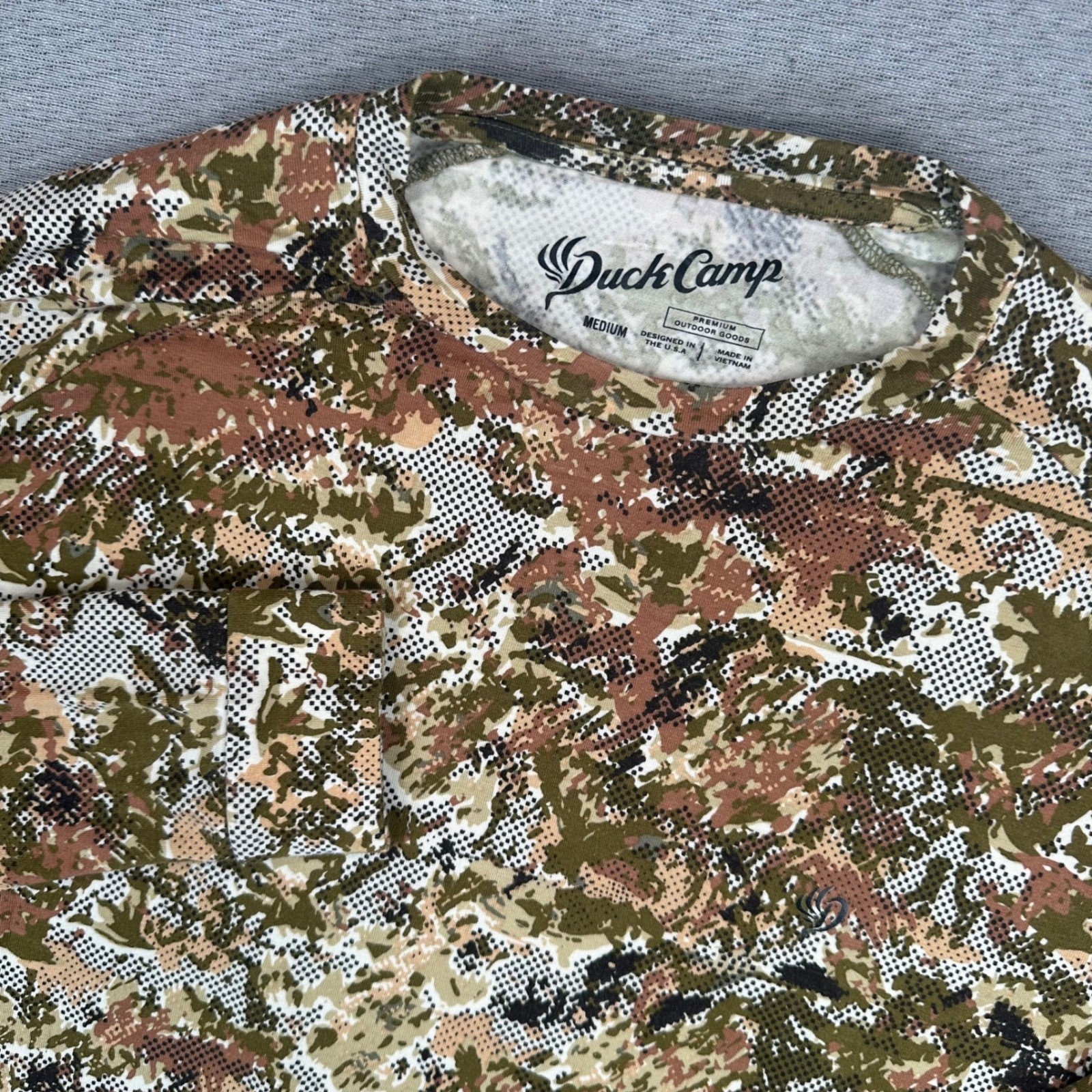 Duck Camp Long Sleeve Shirt Mens Medium Bamboo Crew Early Season Wetland Camo gallery