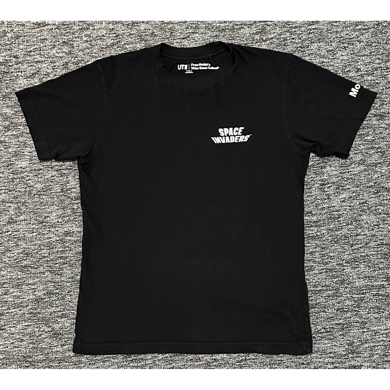 Uniqlo UT MoMA Space Invaders Video Game Graphic T-Shirt Black Mens Small 1978 gallery