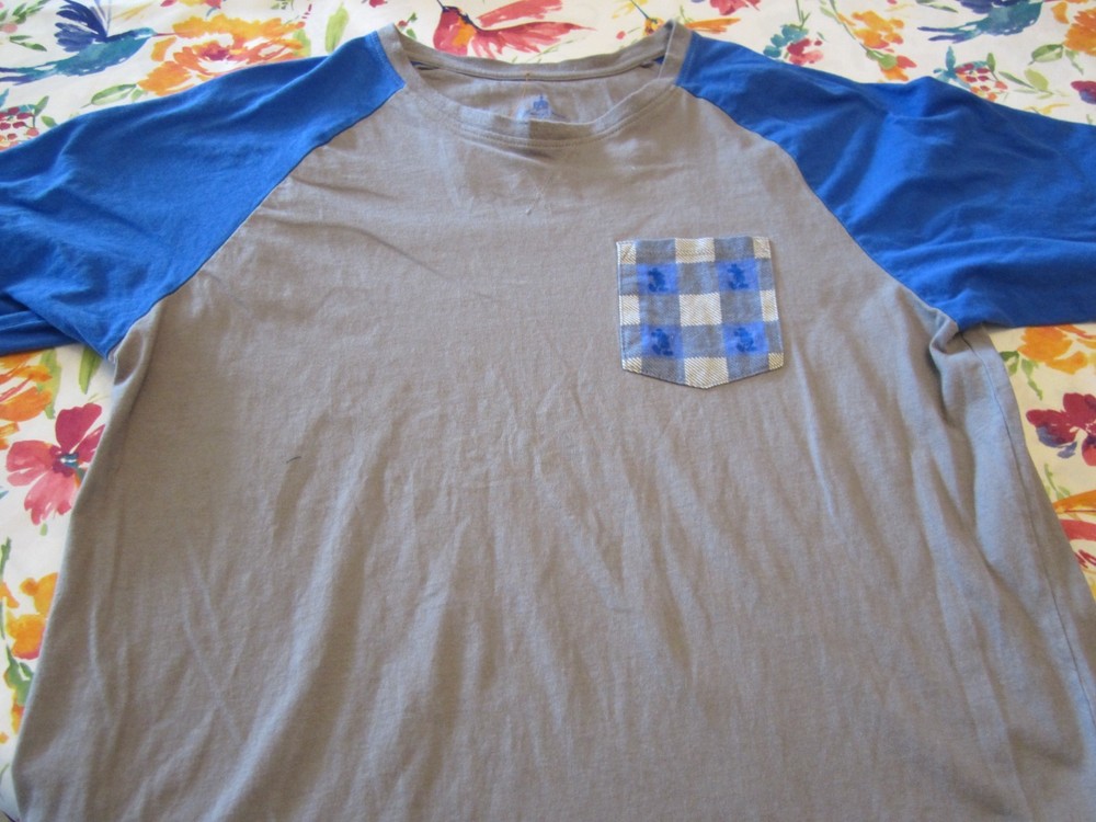 Disney Parks Pocket T-Shirt – Gray/Blue – Large