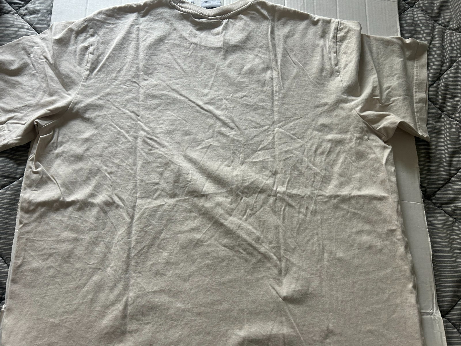 ADIDAS TREFOIL SIZE XL OFFWHITE OR CREAM SHORT SLEEVE T-SHIRT.SEE DESCRIPTION gallery
